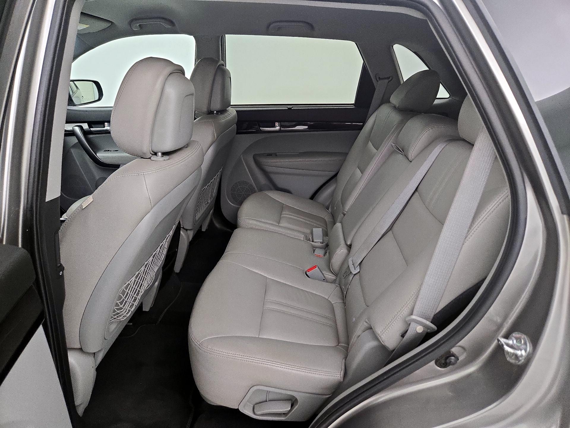 Thumbnail: 2014 Kia Sorento - 19