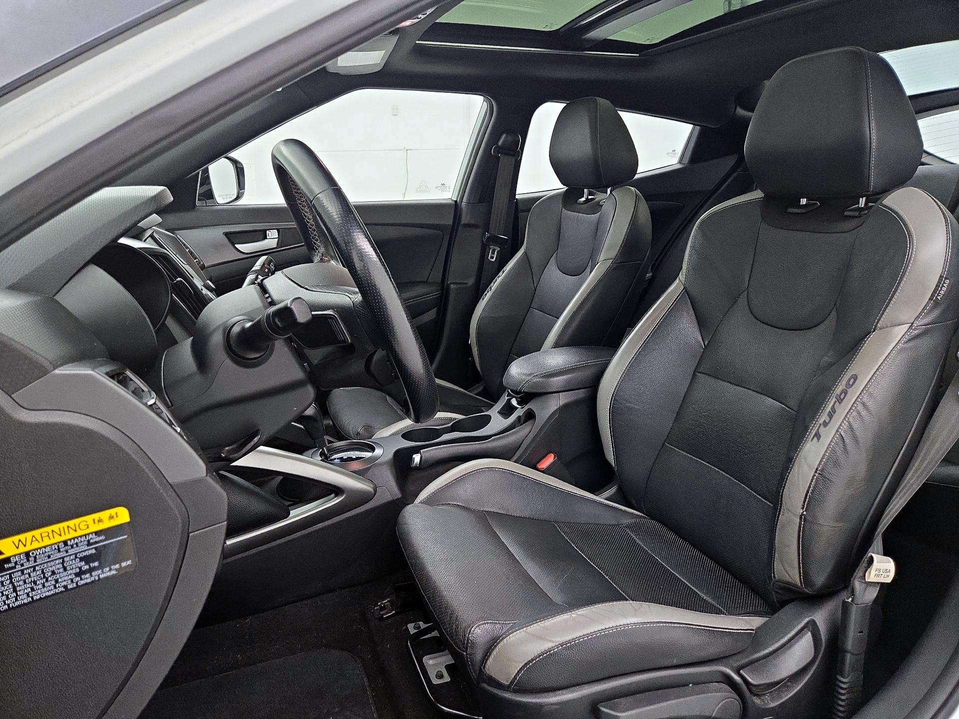 Thumbnail: 2016 Hyundai Veloster - 11