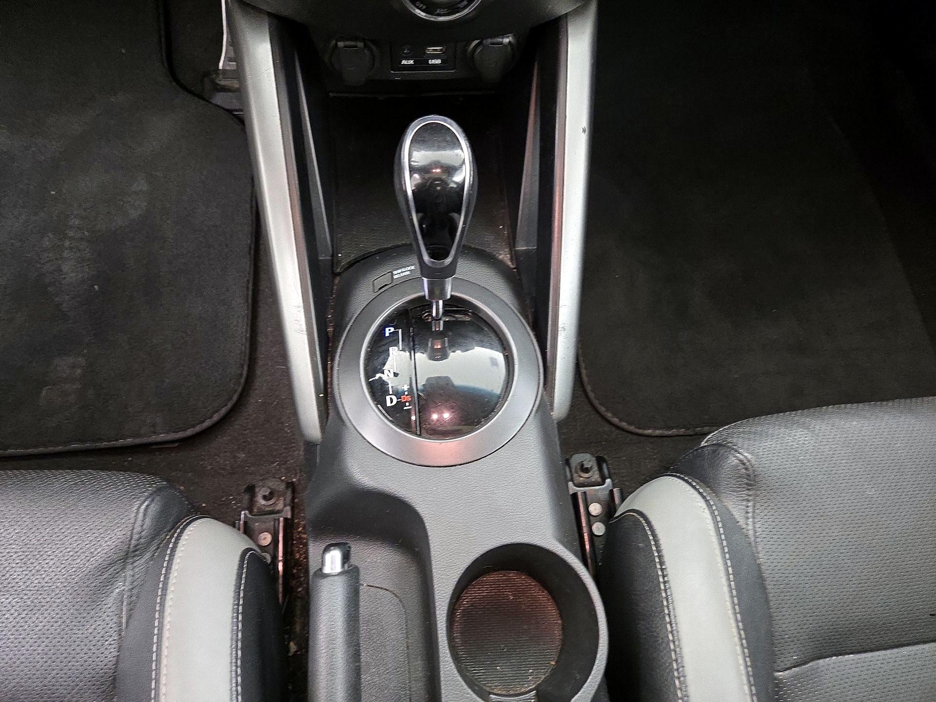 Thumbnail: 2016 Hyundai Veloster - 18