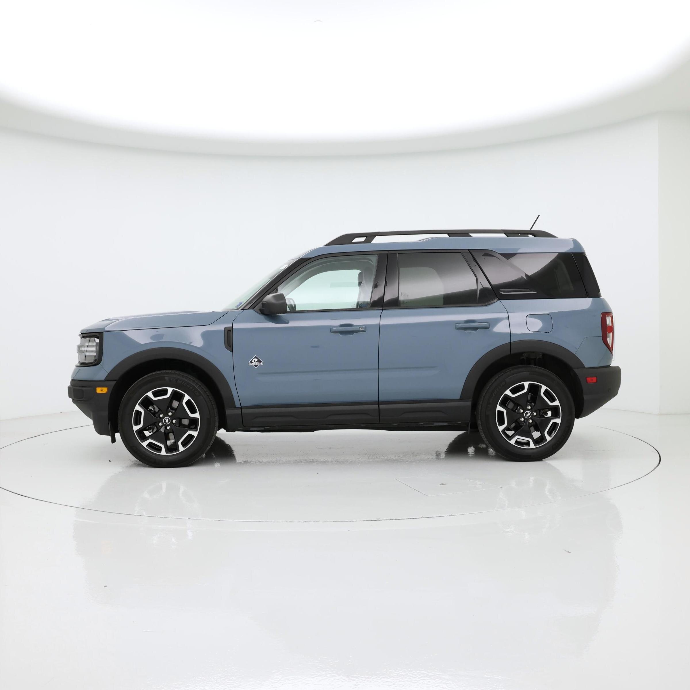 Thumbnail: 2023 Ford Bronco Sport - 3