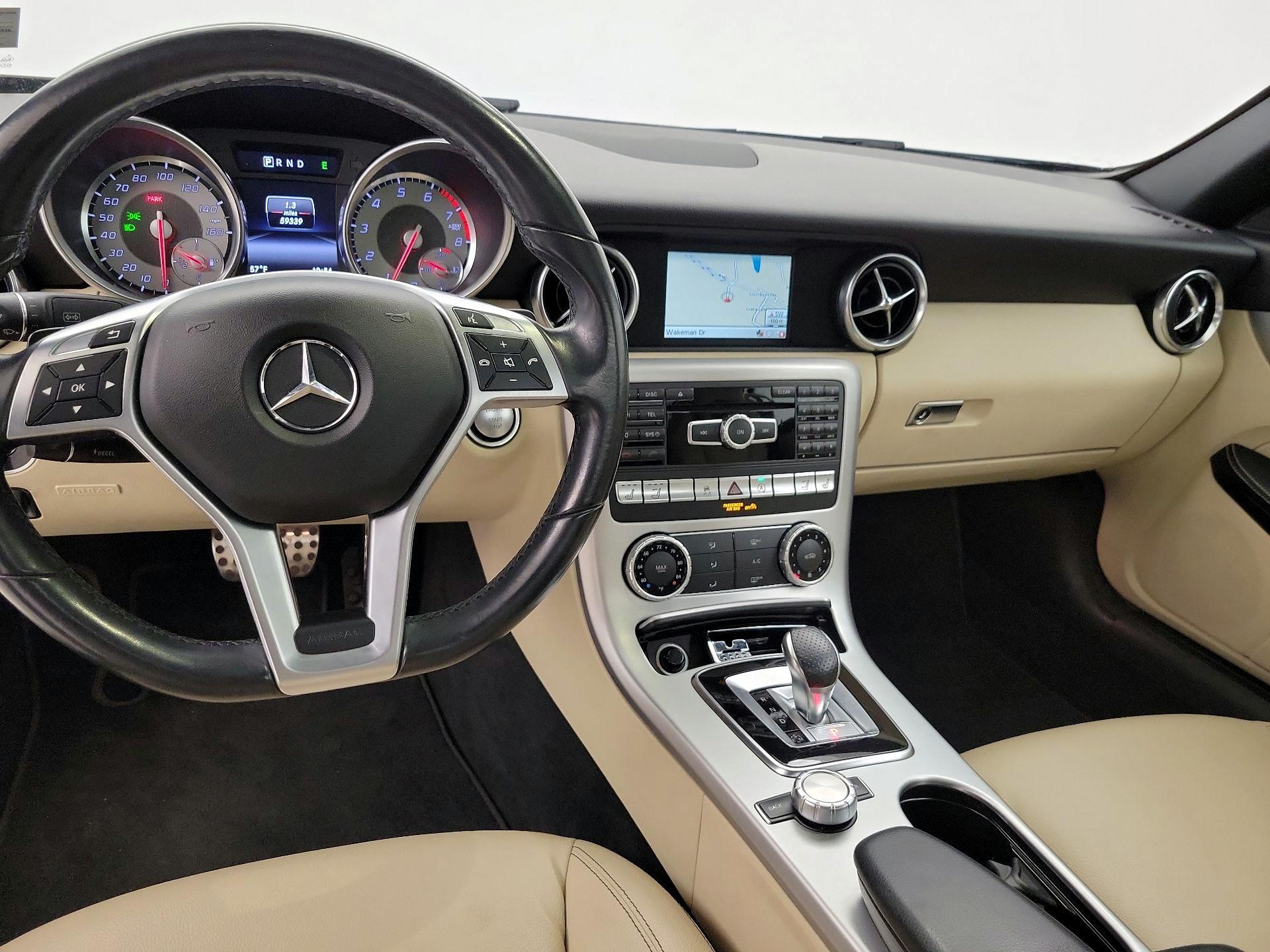 Thumbnail: 2016 Mercedes-Benz SLK - 9