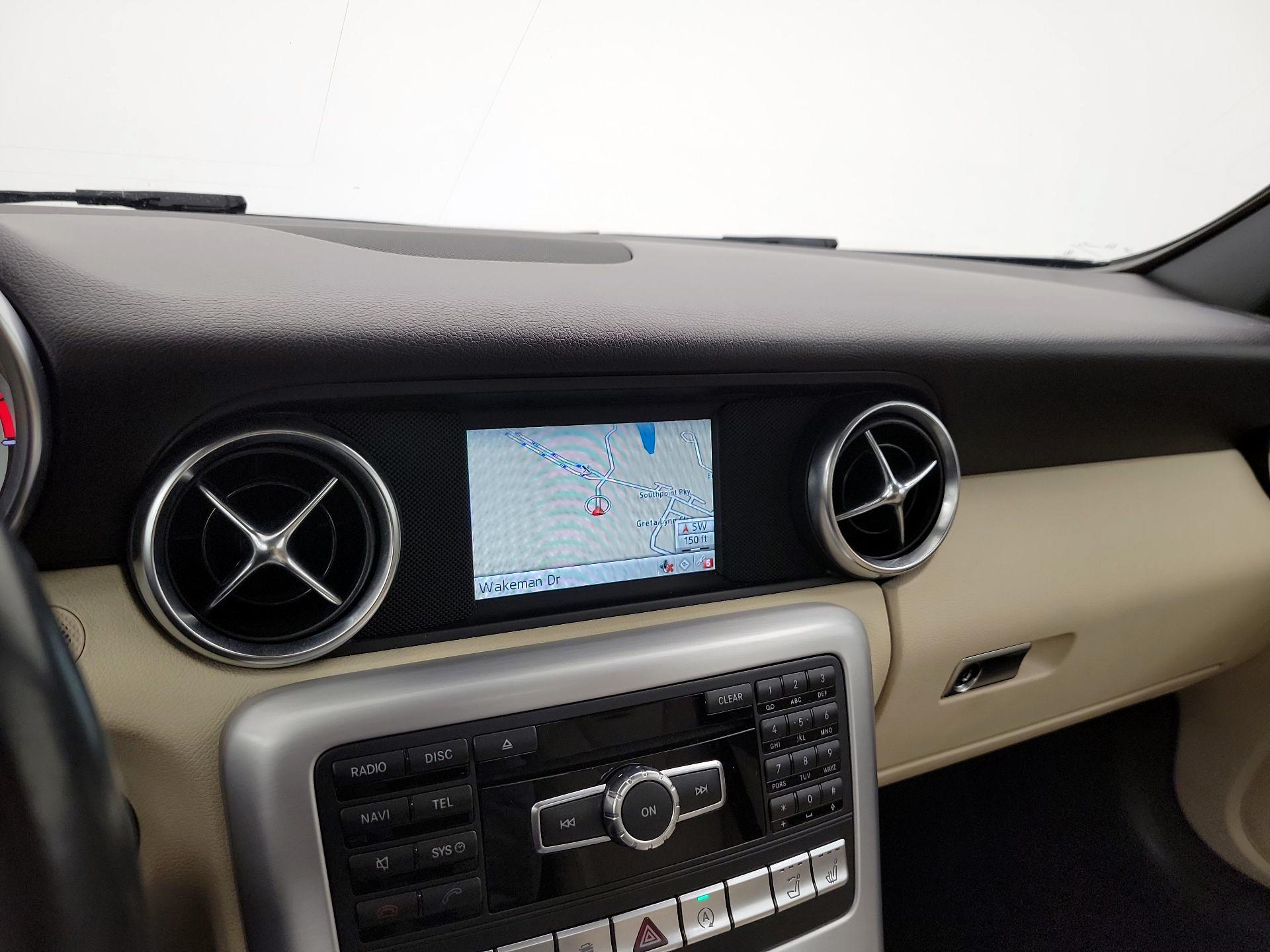 Thumbnail: 2016 Mercedes-Benz SLK - 14