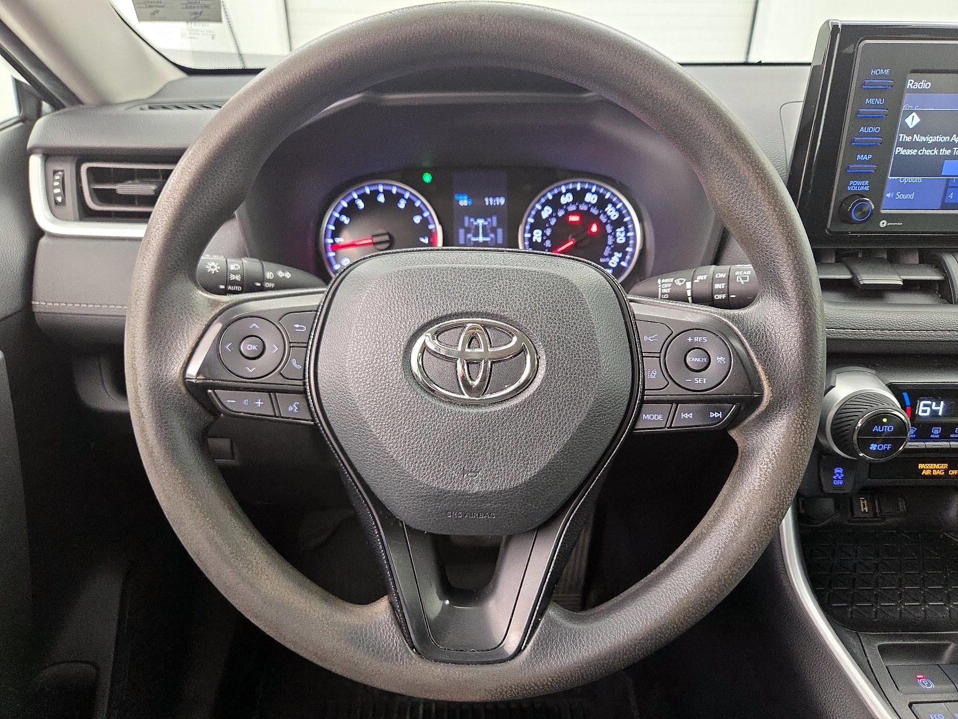 Thumbnail: 2021 Toyota RAV4 - 10