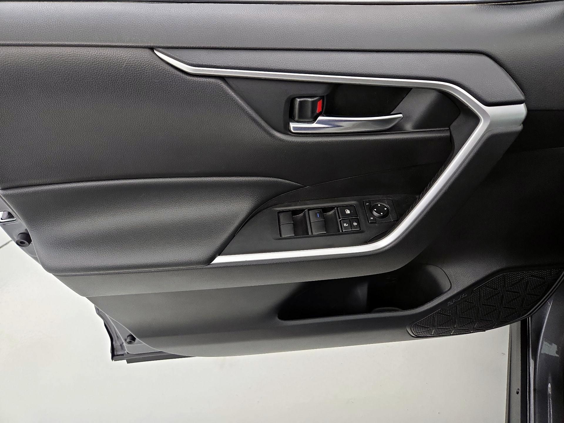 Thumbnail: 2021 Toyota RAV4 - 12