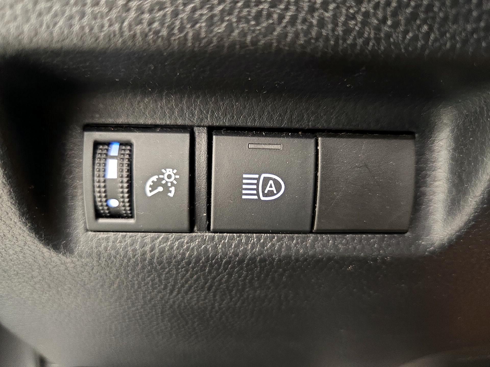 Thumbnail: 2021 Toyota RAV4 - 13