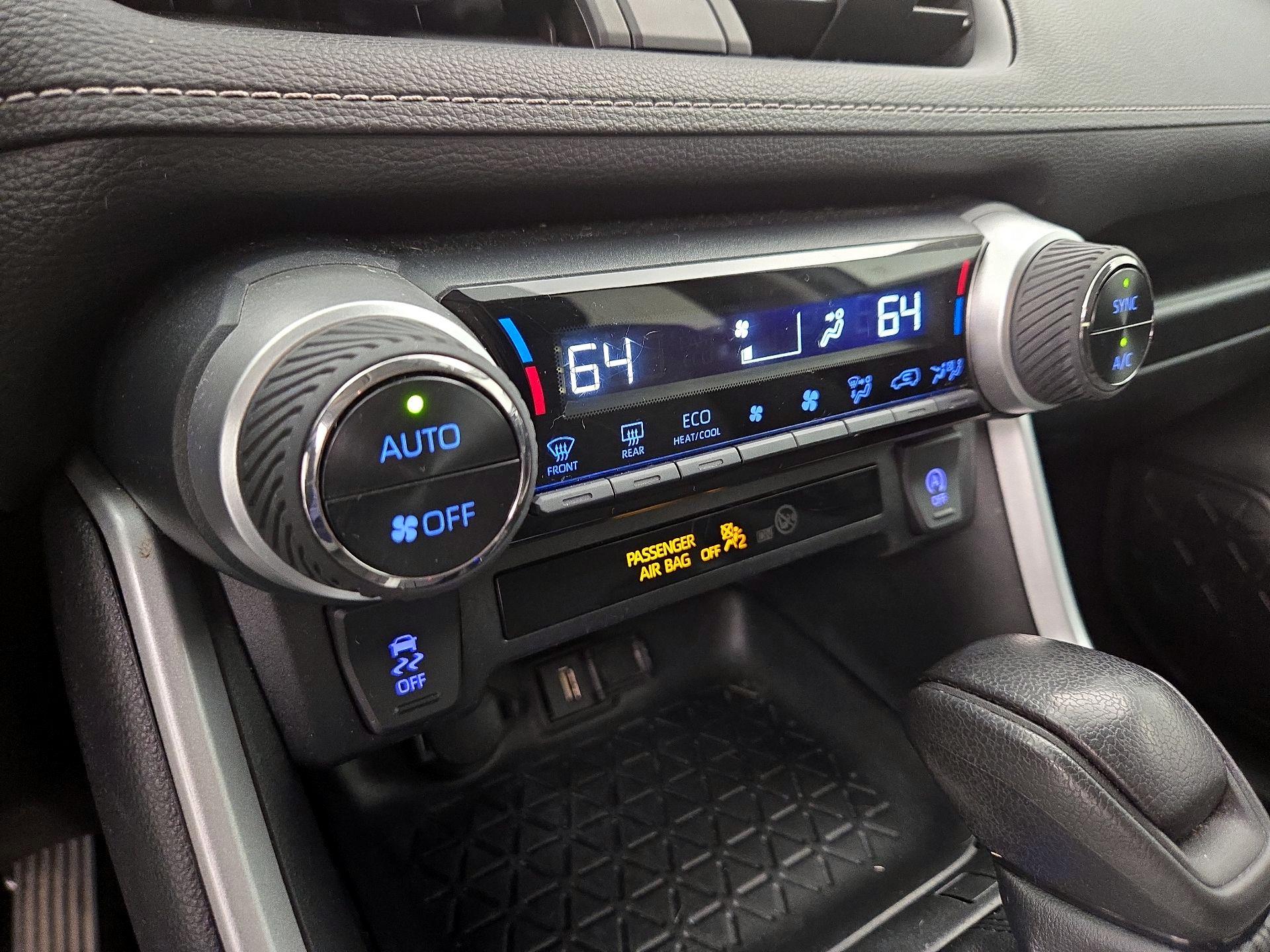 Thumbnail: 2021 Toyota RAV4 - 16