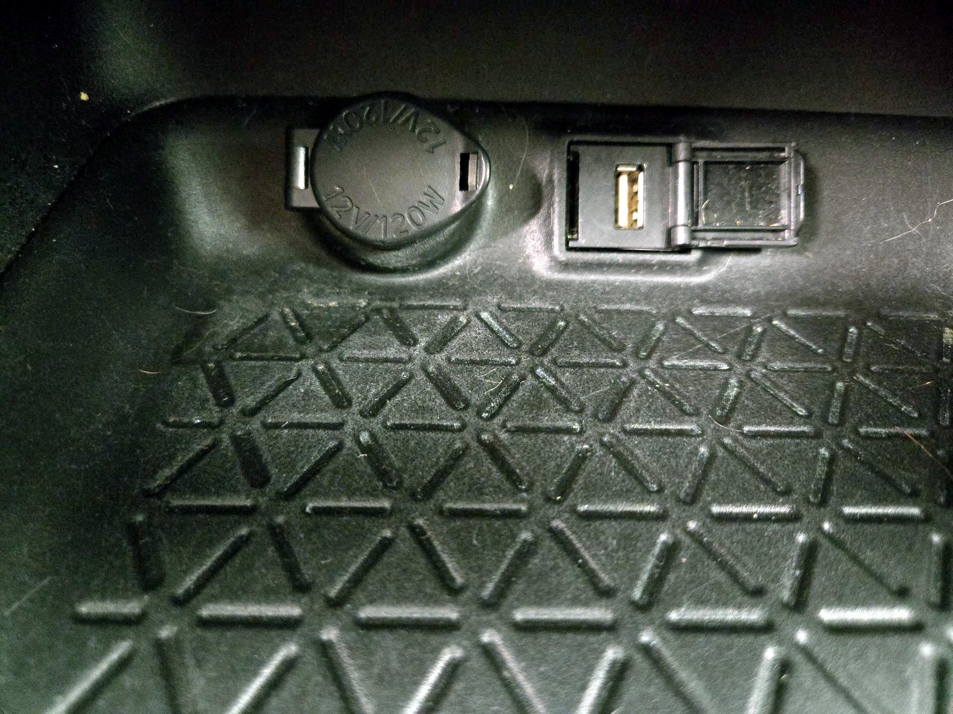 Thumbnail: 2021 Toyota RAV4 - 18