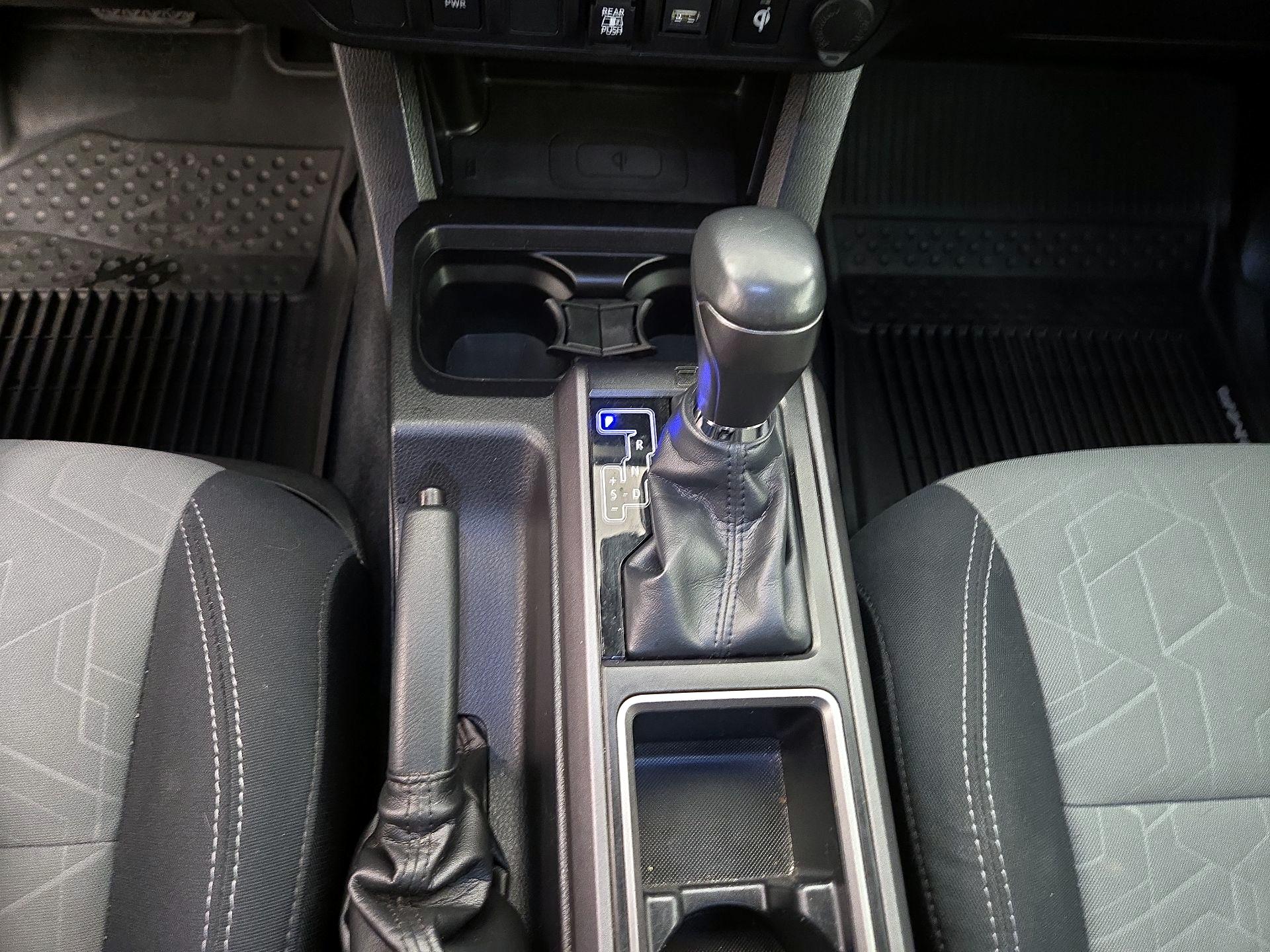 Thumbnail: 2020 Toyota Tacoma - 18