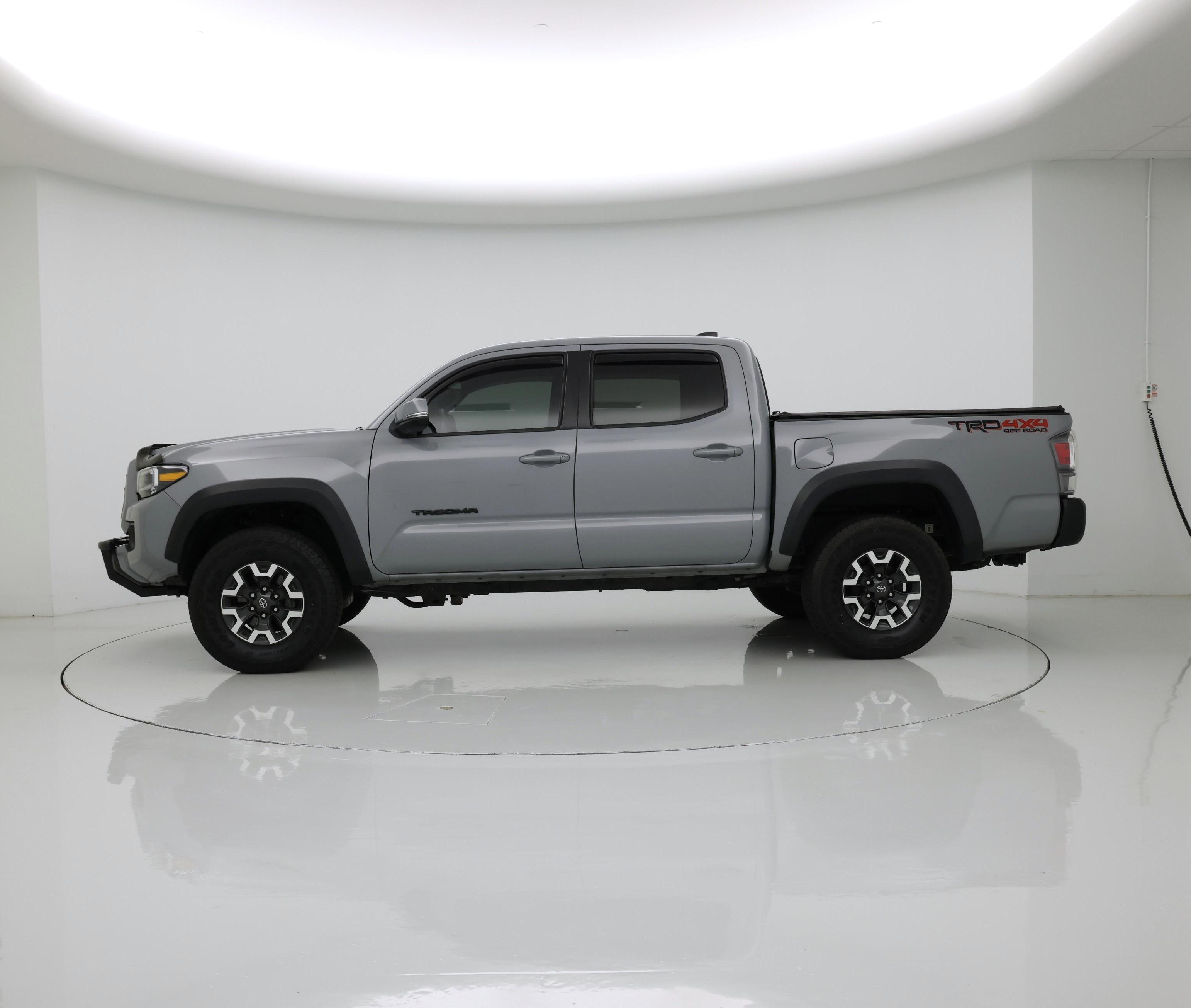 Thumbnail: 2020 Toyota Tacoma - 3