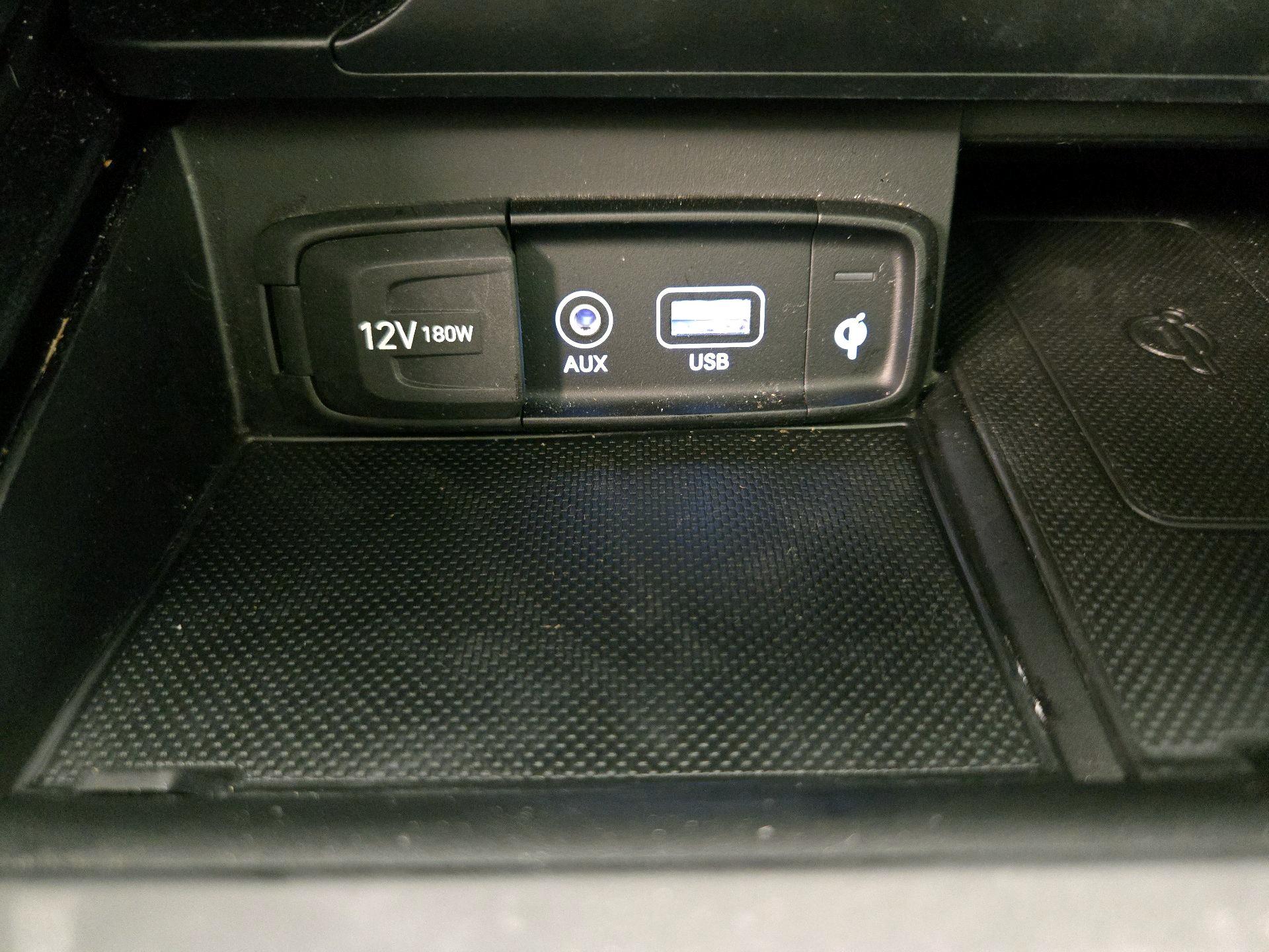 Thumbnail: 2020 Genesis G70 - 19