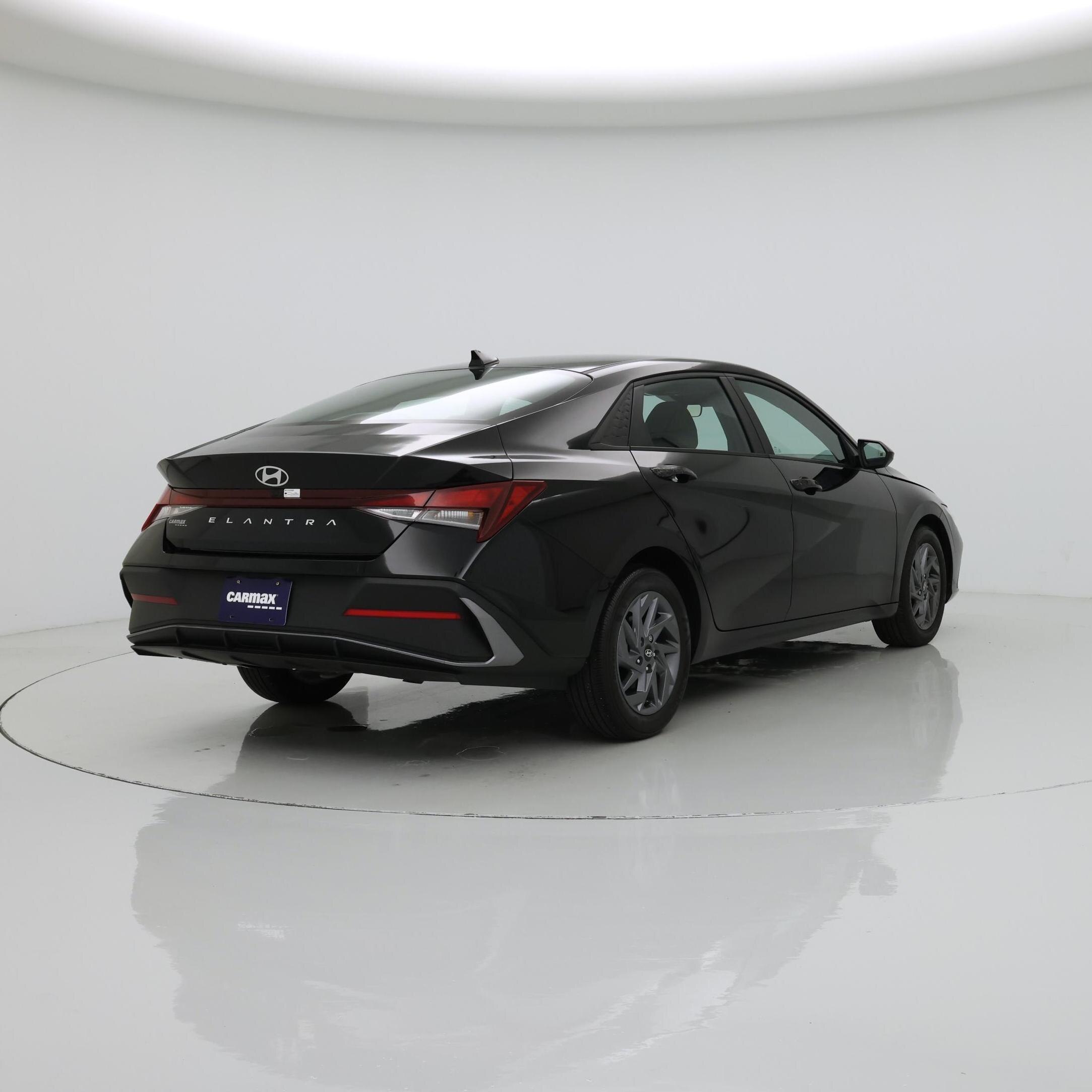 Thumbnail: 2024 Hyundai Elantra - 8