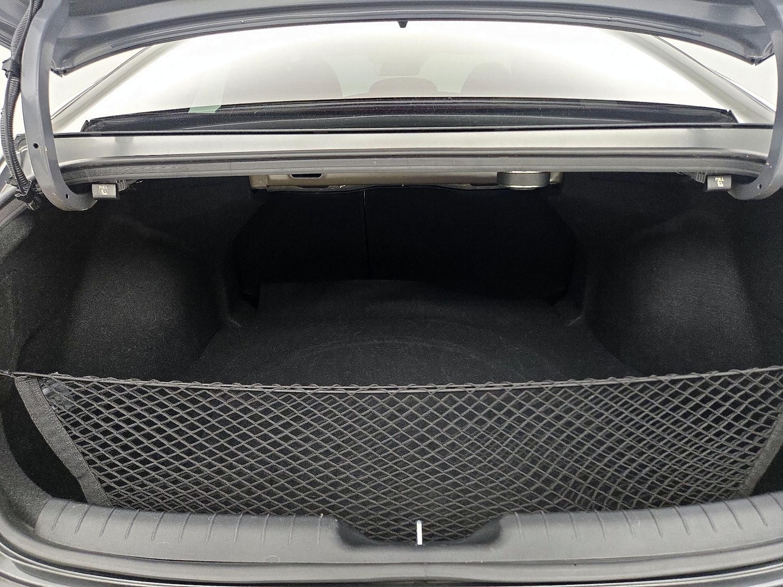 2024 Hyundai Elantra Limited - Photo 23