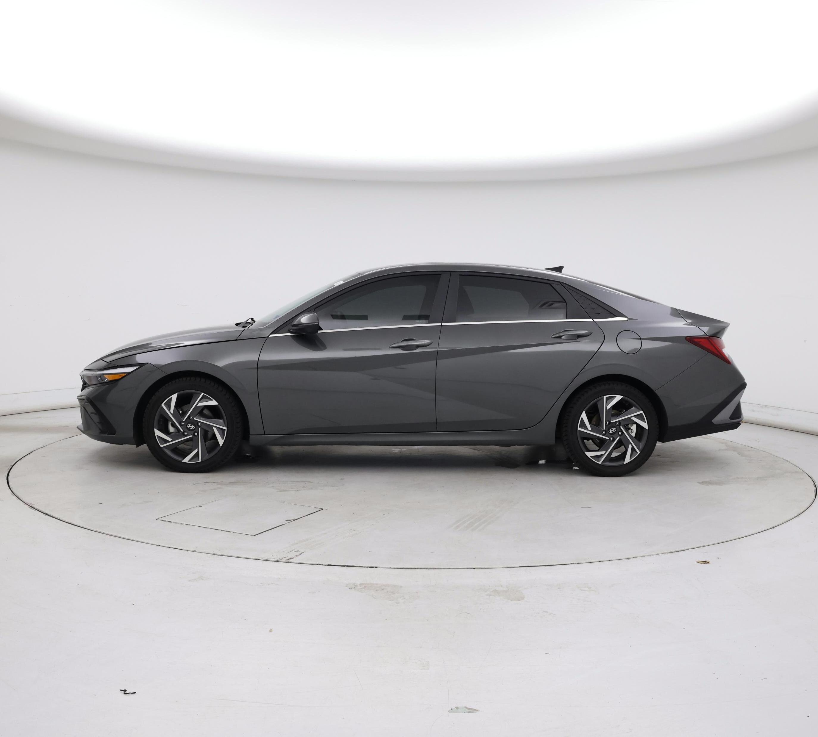 Thumbnail: 2024 Hyundai Elantra - 3