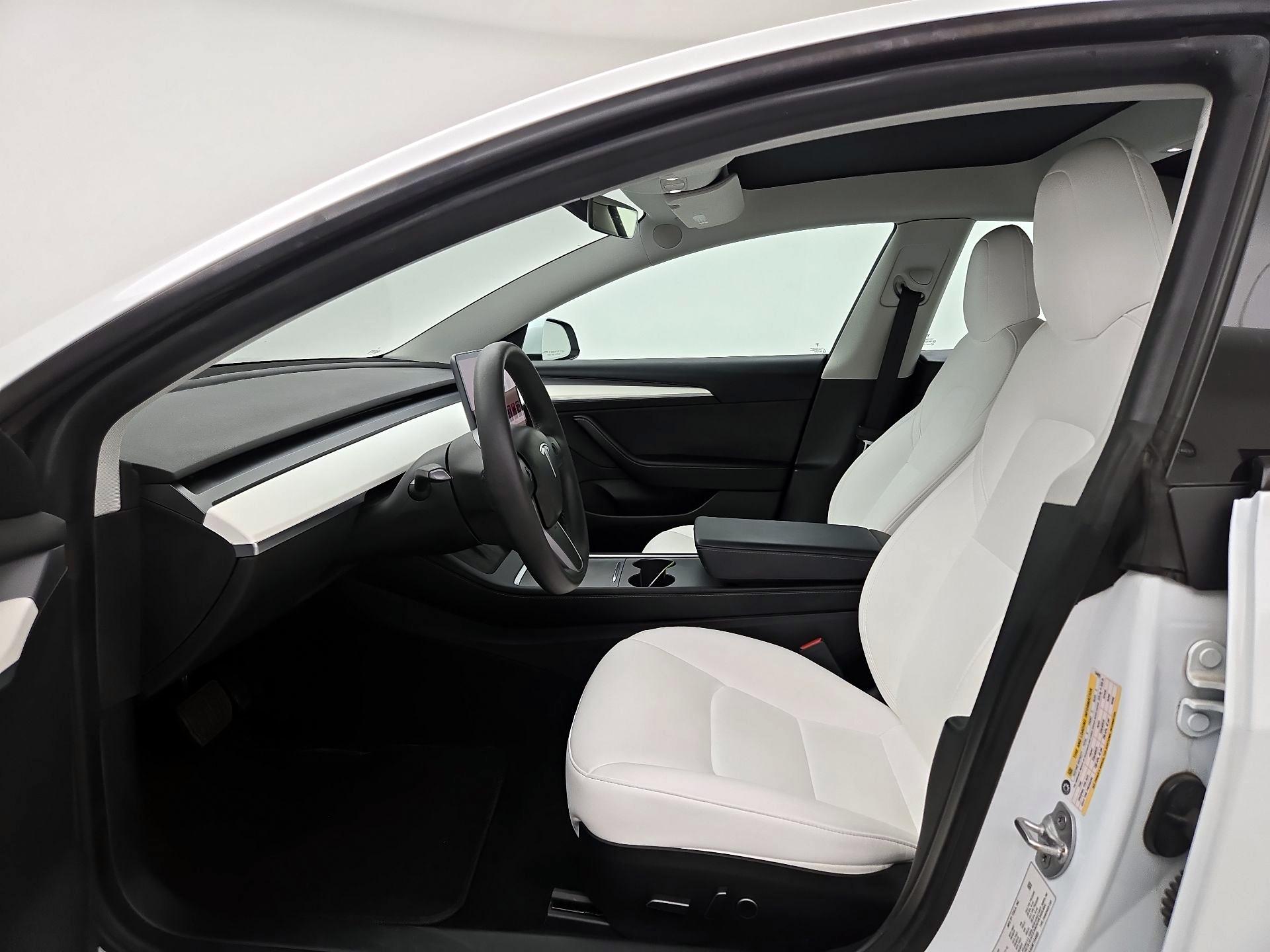 Thumbnail: 2022 Tesla Model 3 - 11