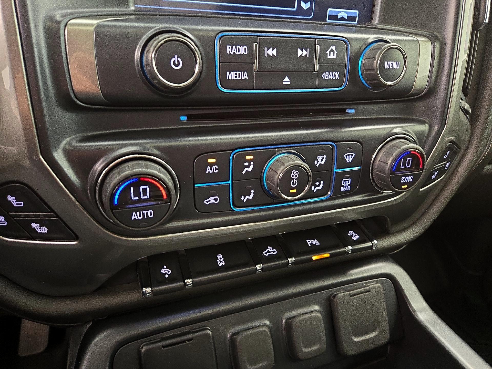 Thumbnail: 2018 Chevrolet Silverado 1500 - 17