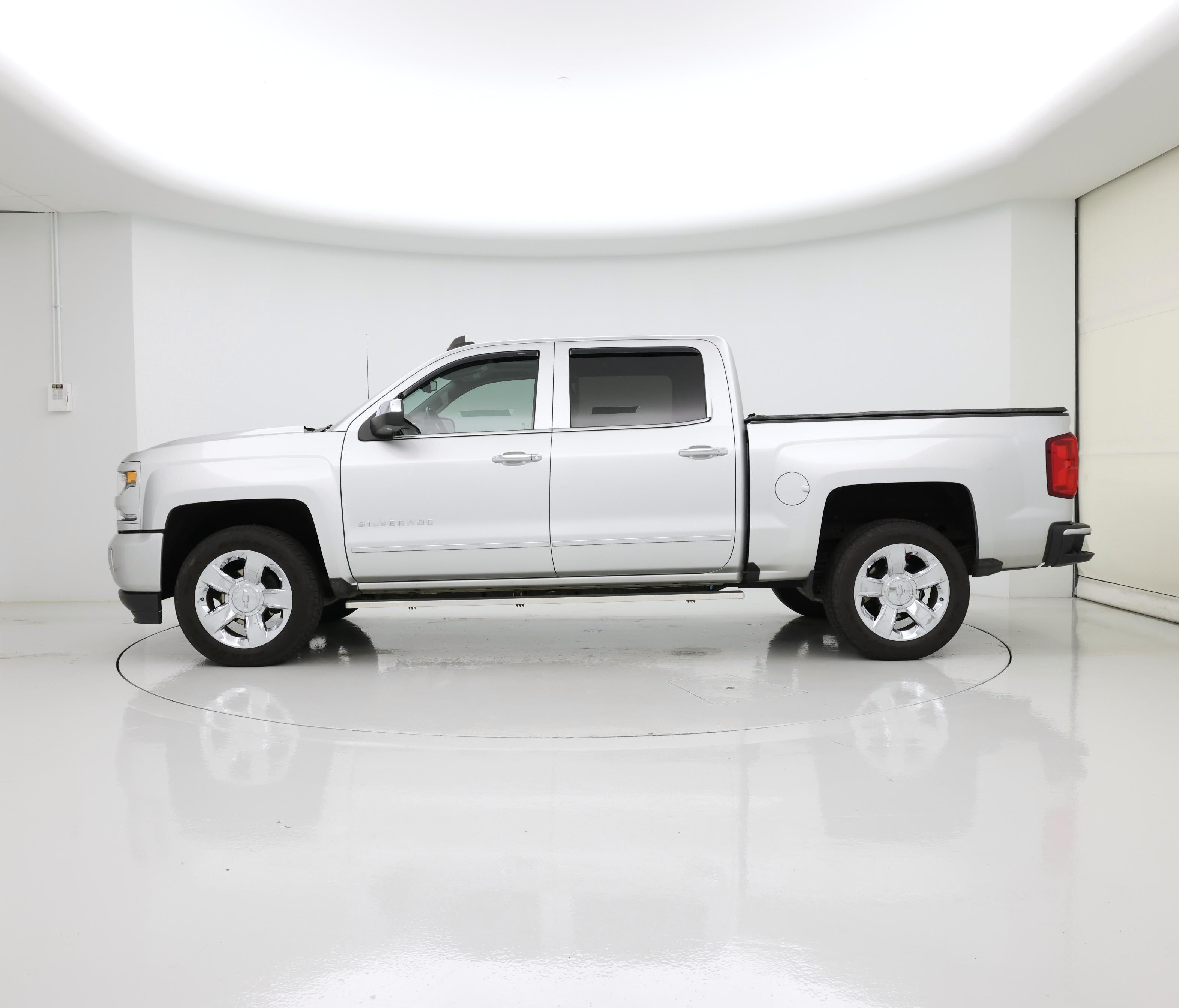 Thumbnail: 2018 Chevrolet Silverado 1500 - 3