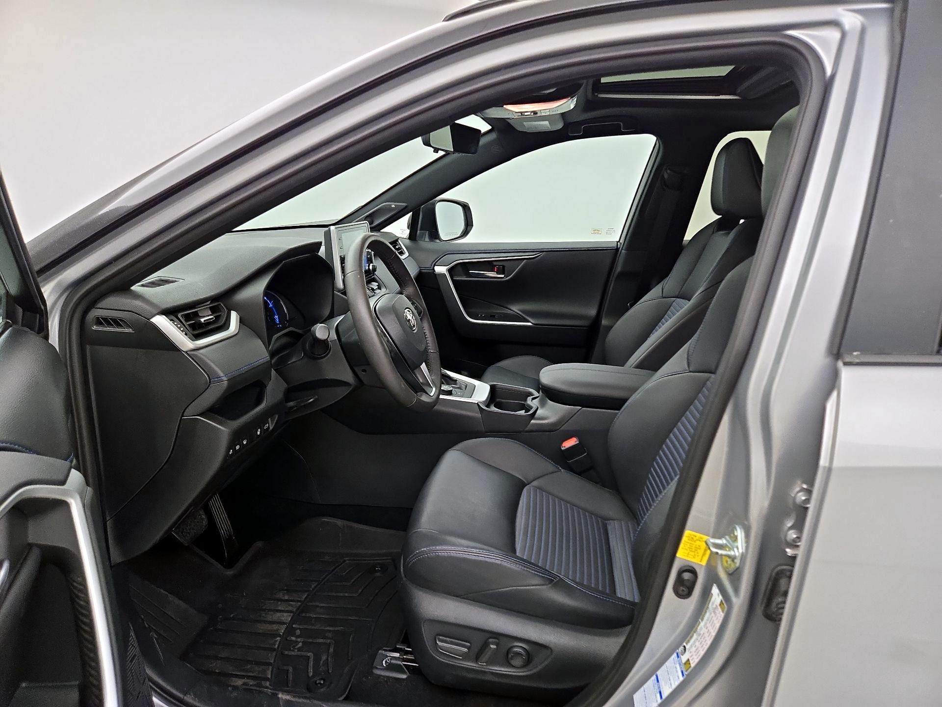 Thumbnail: 2021 Toyota RAV4 - 11