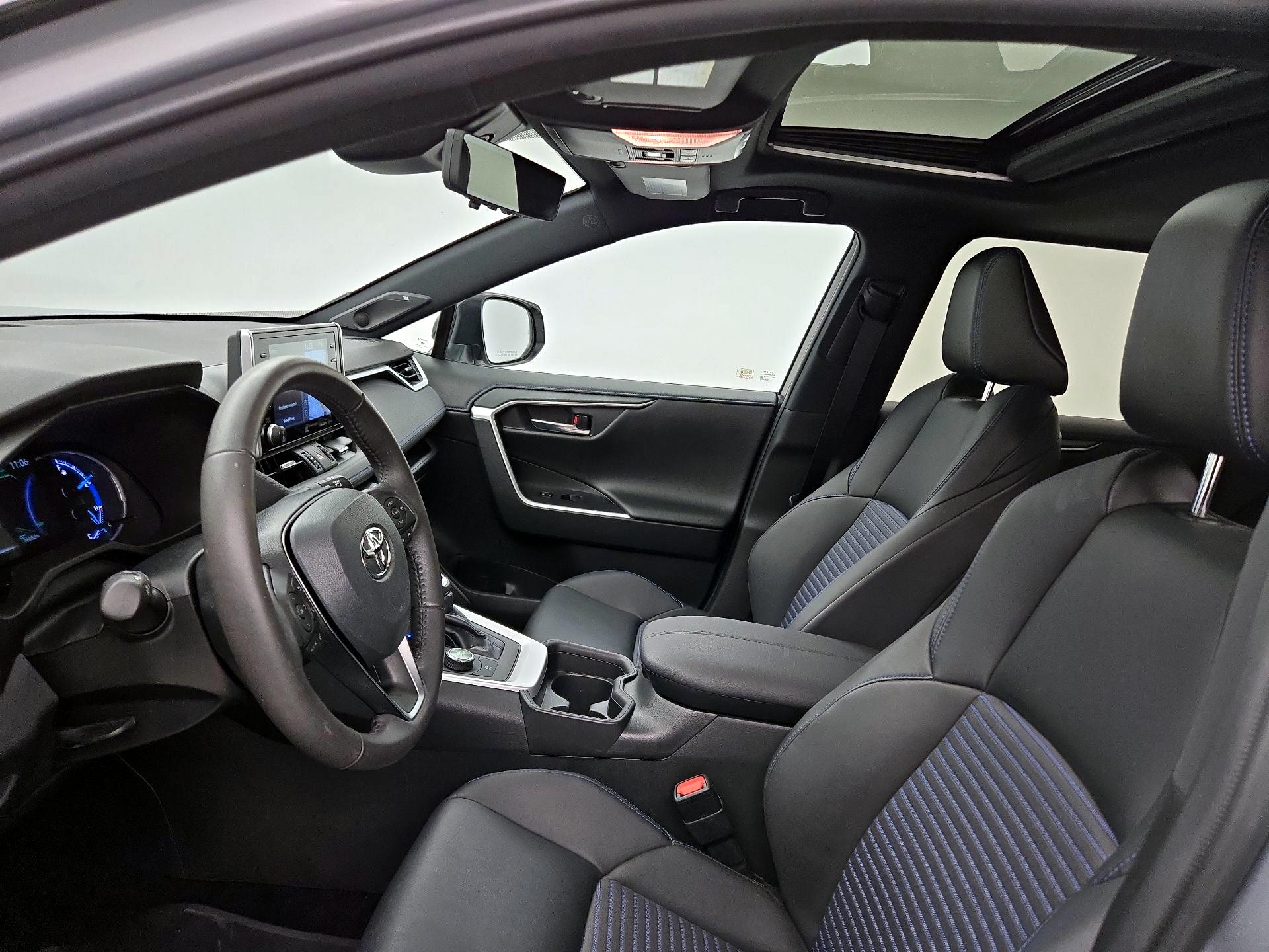 Thumbnail: 2021 Toyota RAV4 - 20