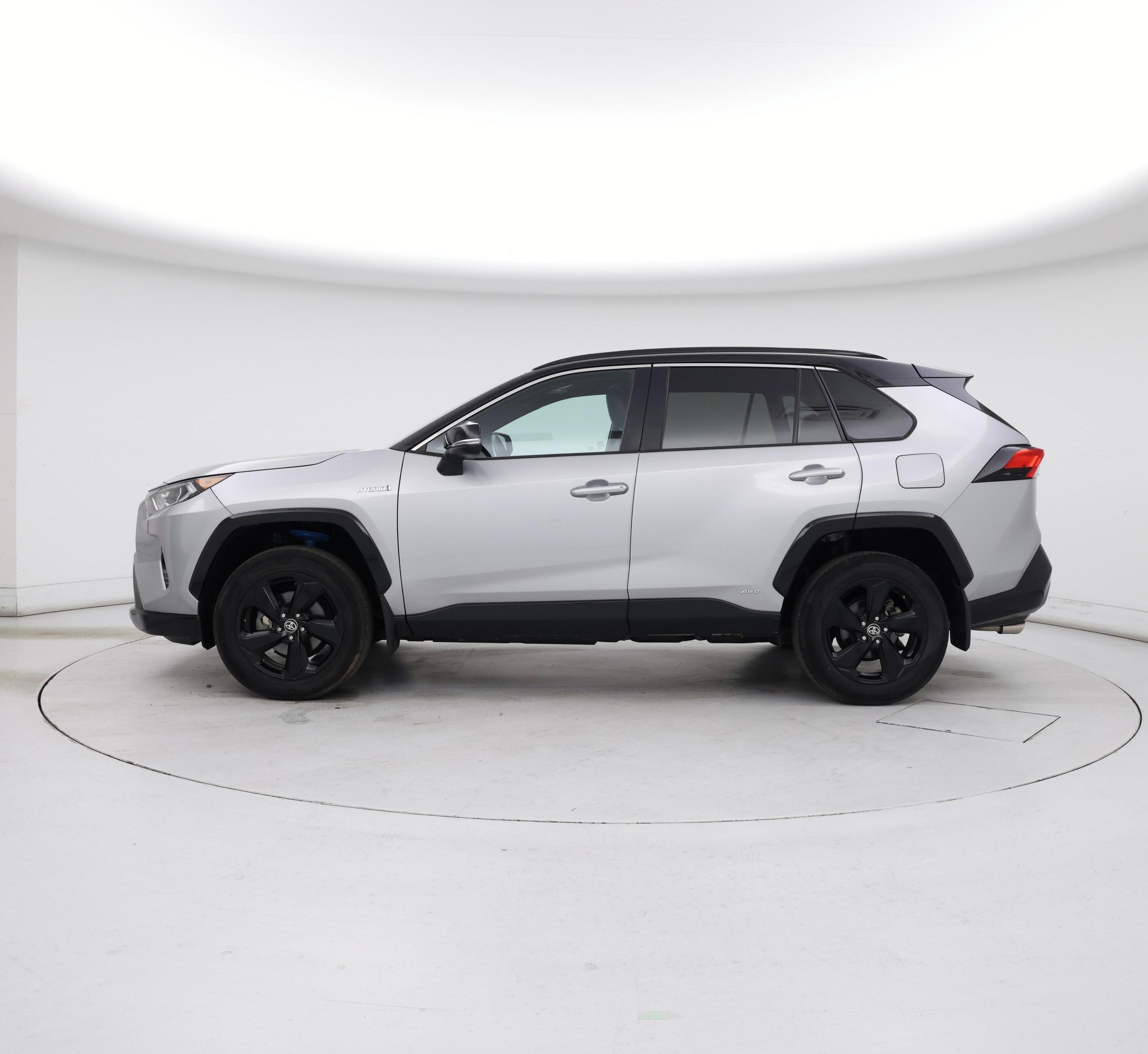 Thumbnail: 2021 Toyota RAV4 - 3