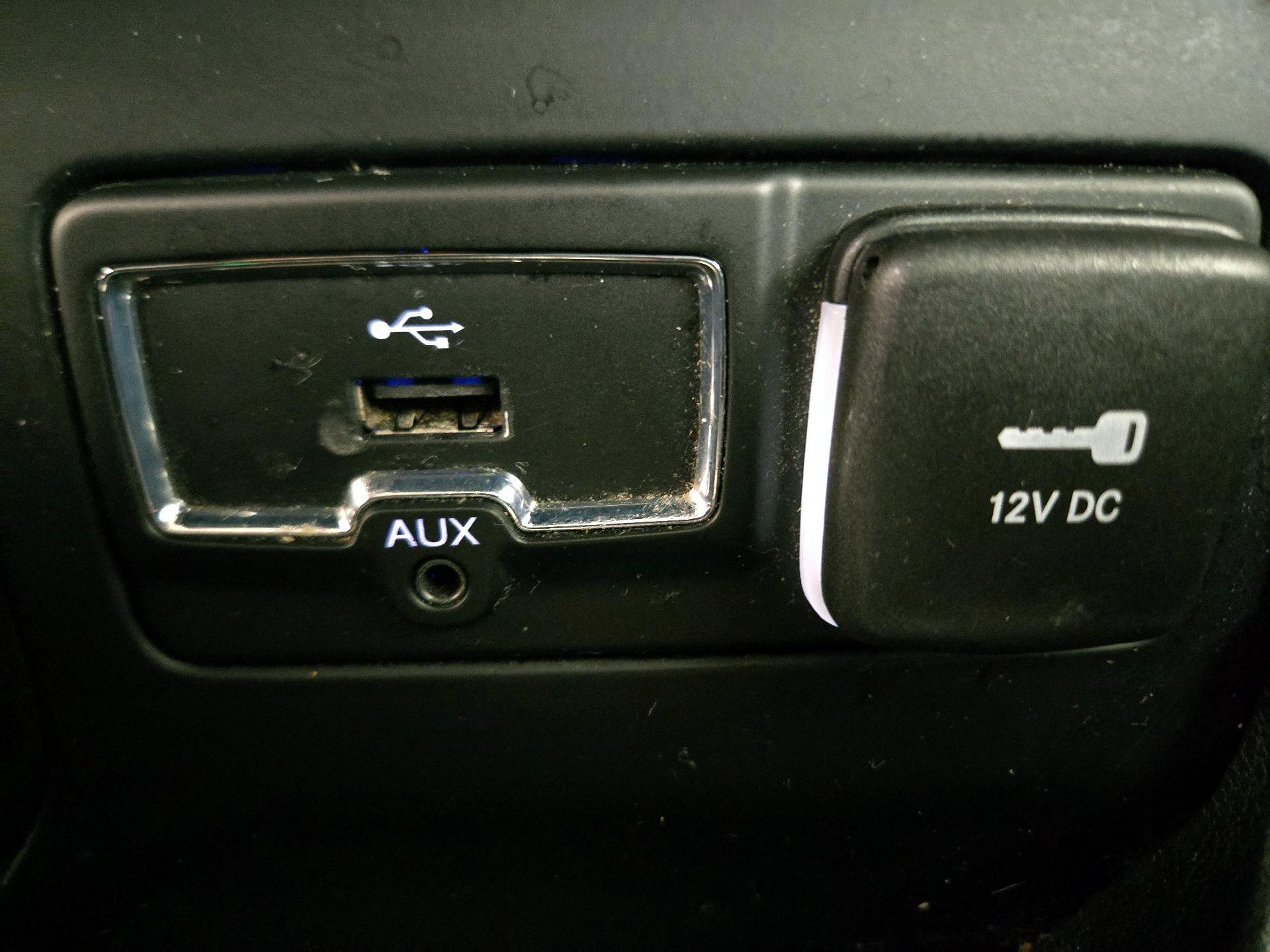 Thumbnail: 2015 Jeep Renegade - 18