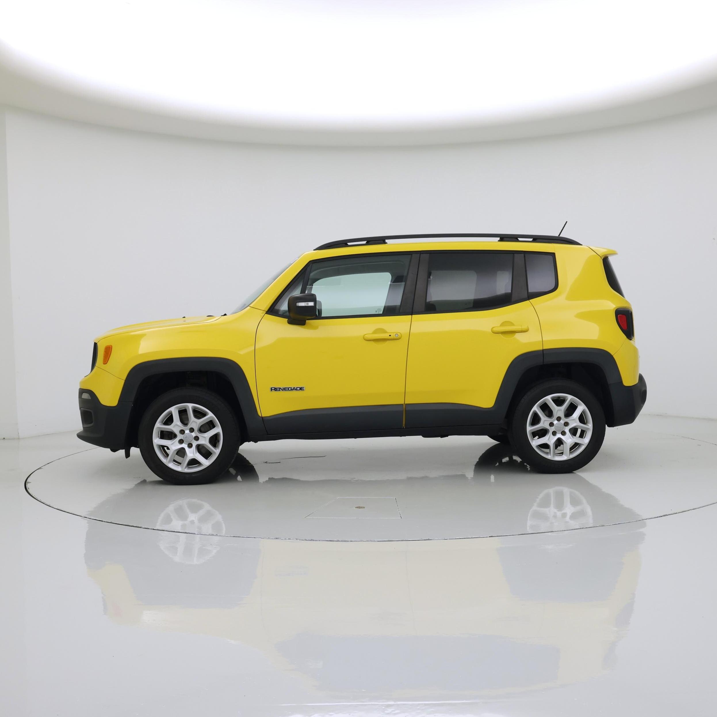 Thumbnail: 2015 Jeep Renegade - 3