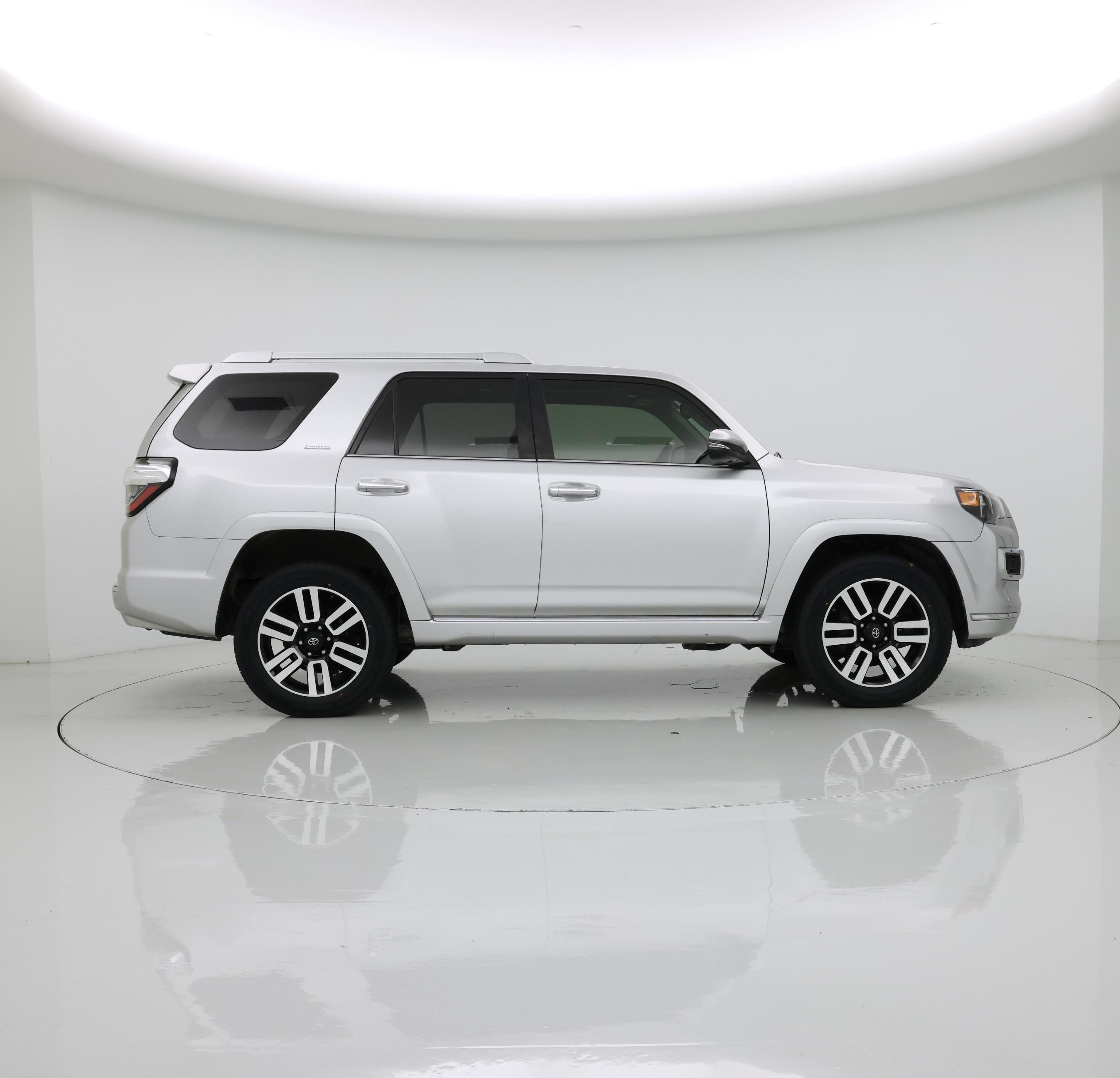 Thumbnail: 2018 Toyota 4Runner - 7