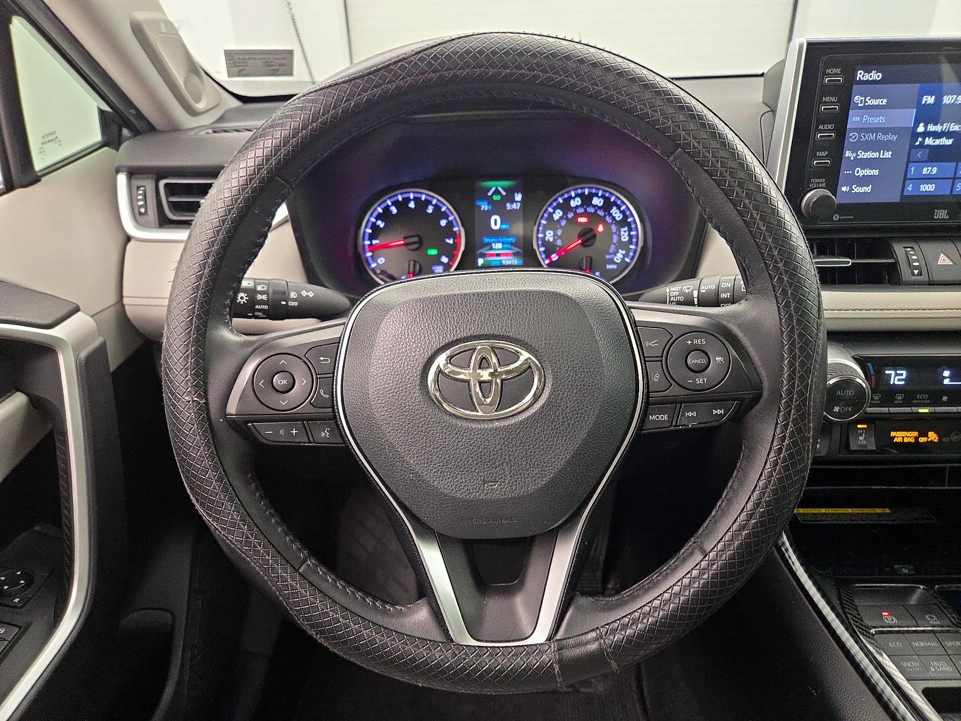 Thumbnail: 2020 Toyota RAV4 - 10