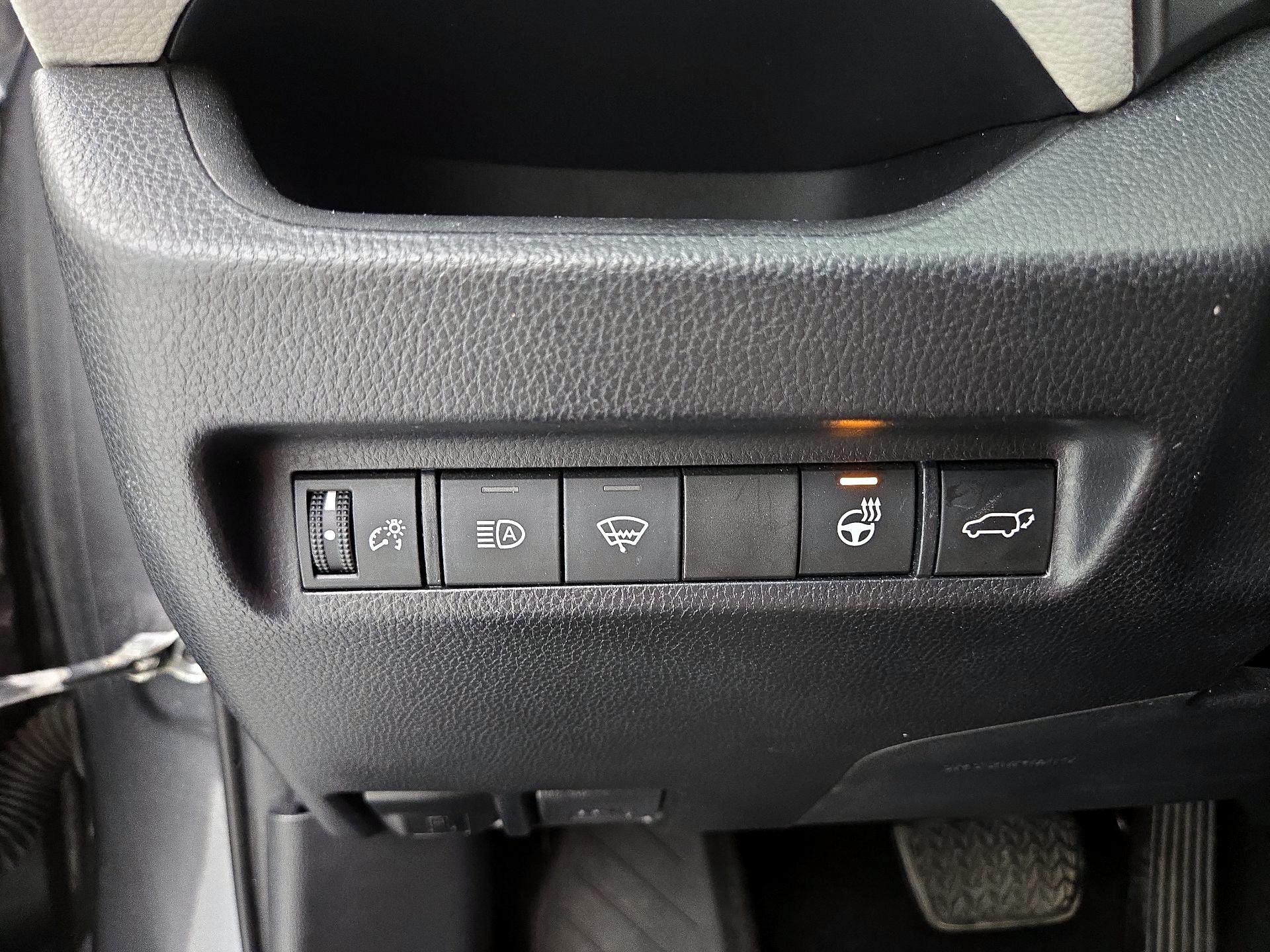 Thumbnail: 2020 Toyota RAV4 - 13