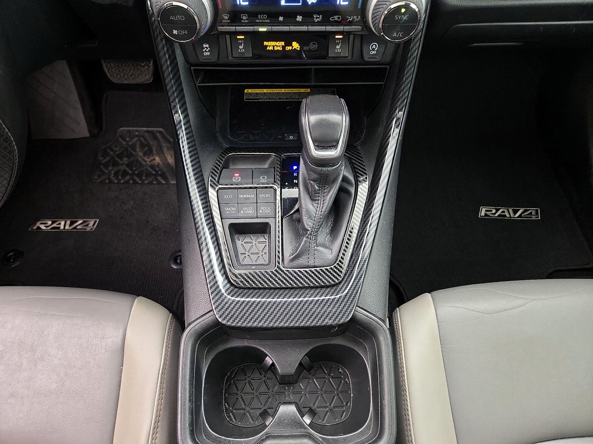 Thumbnail: 2020 Toyota RAV4 - 17