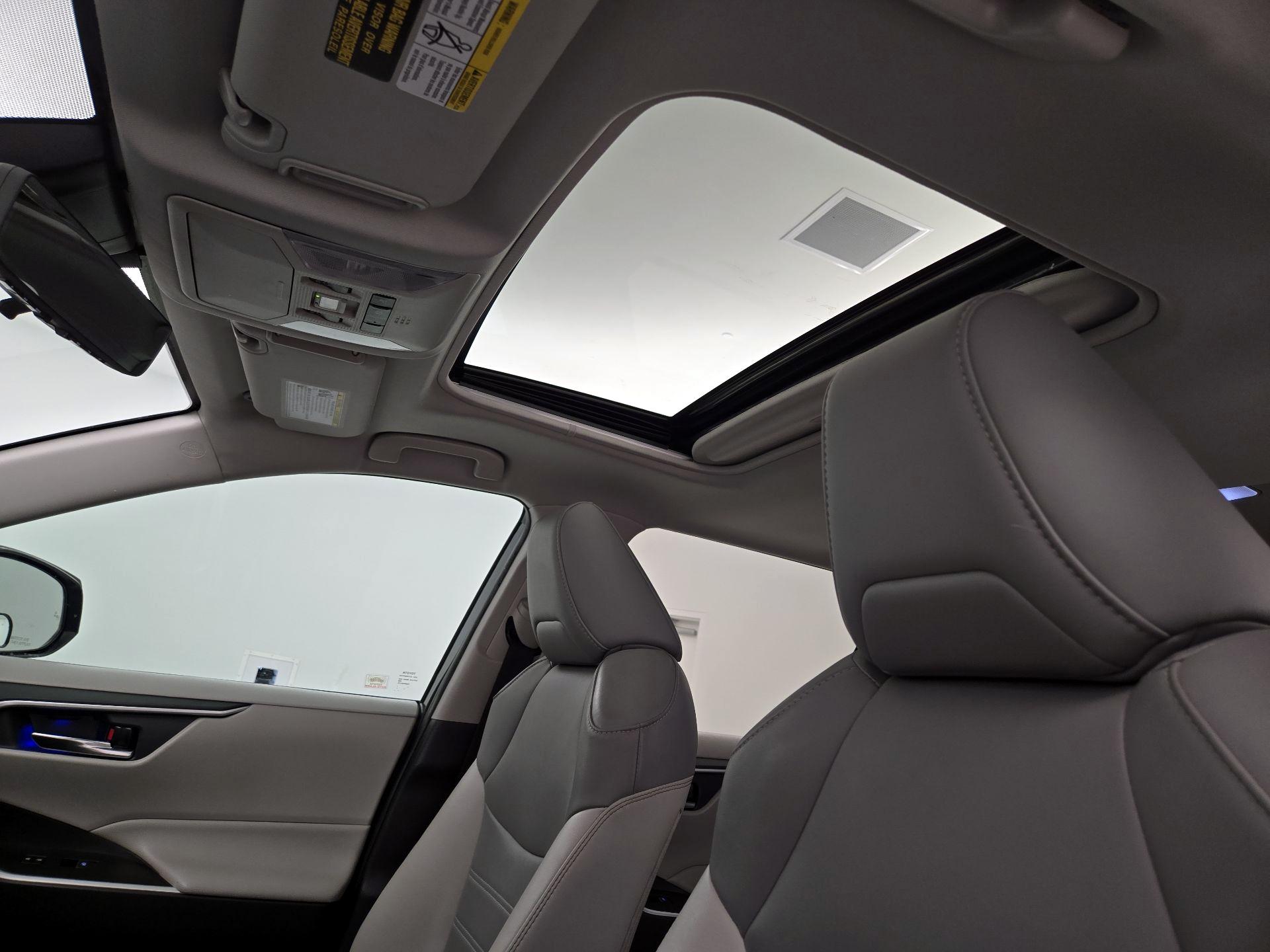 Thumbnail: 2020 Toyota RAV4 - 19