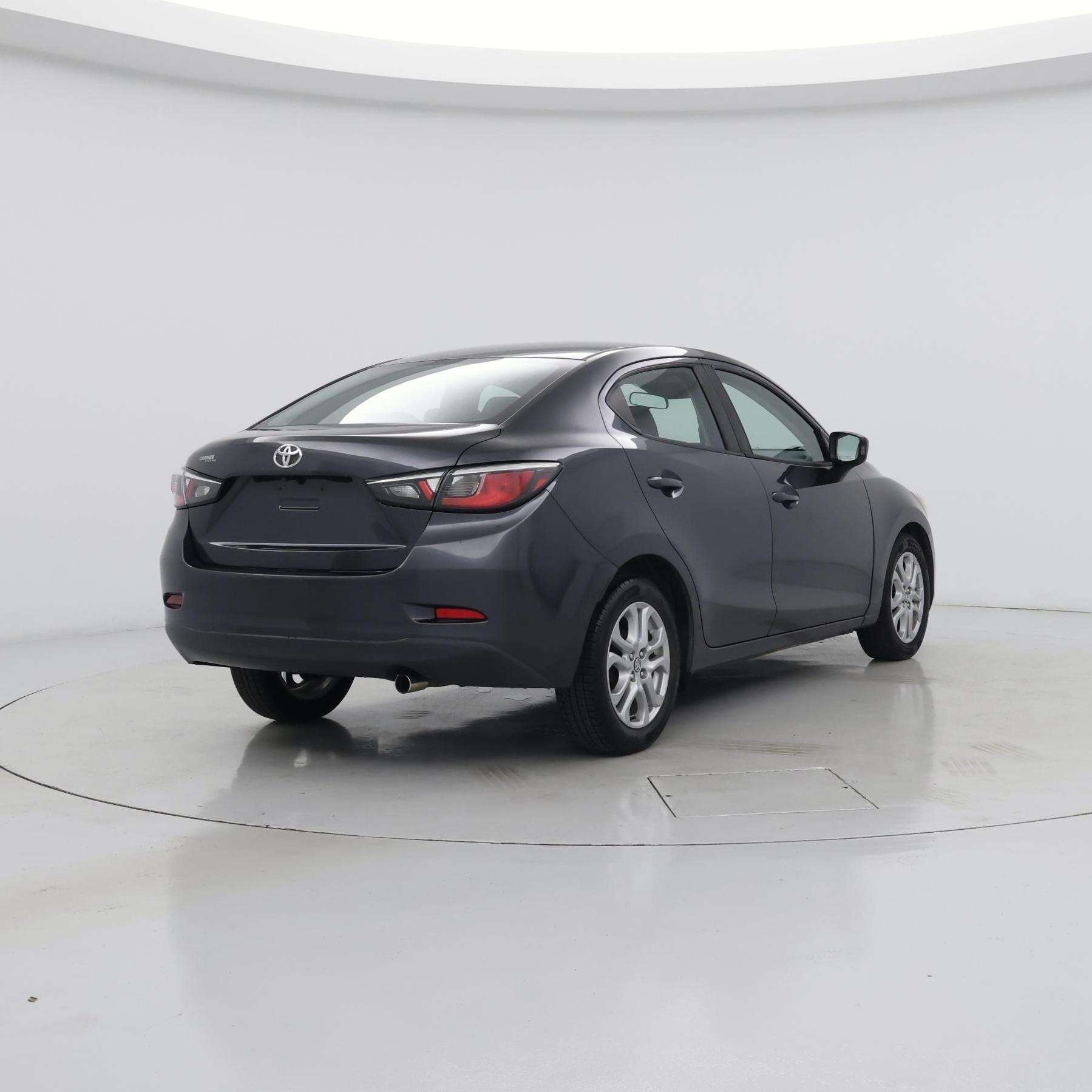 Thumbnail: 2018 Toyota Yaris iA - 8