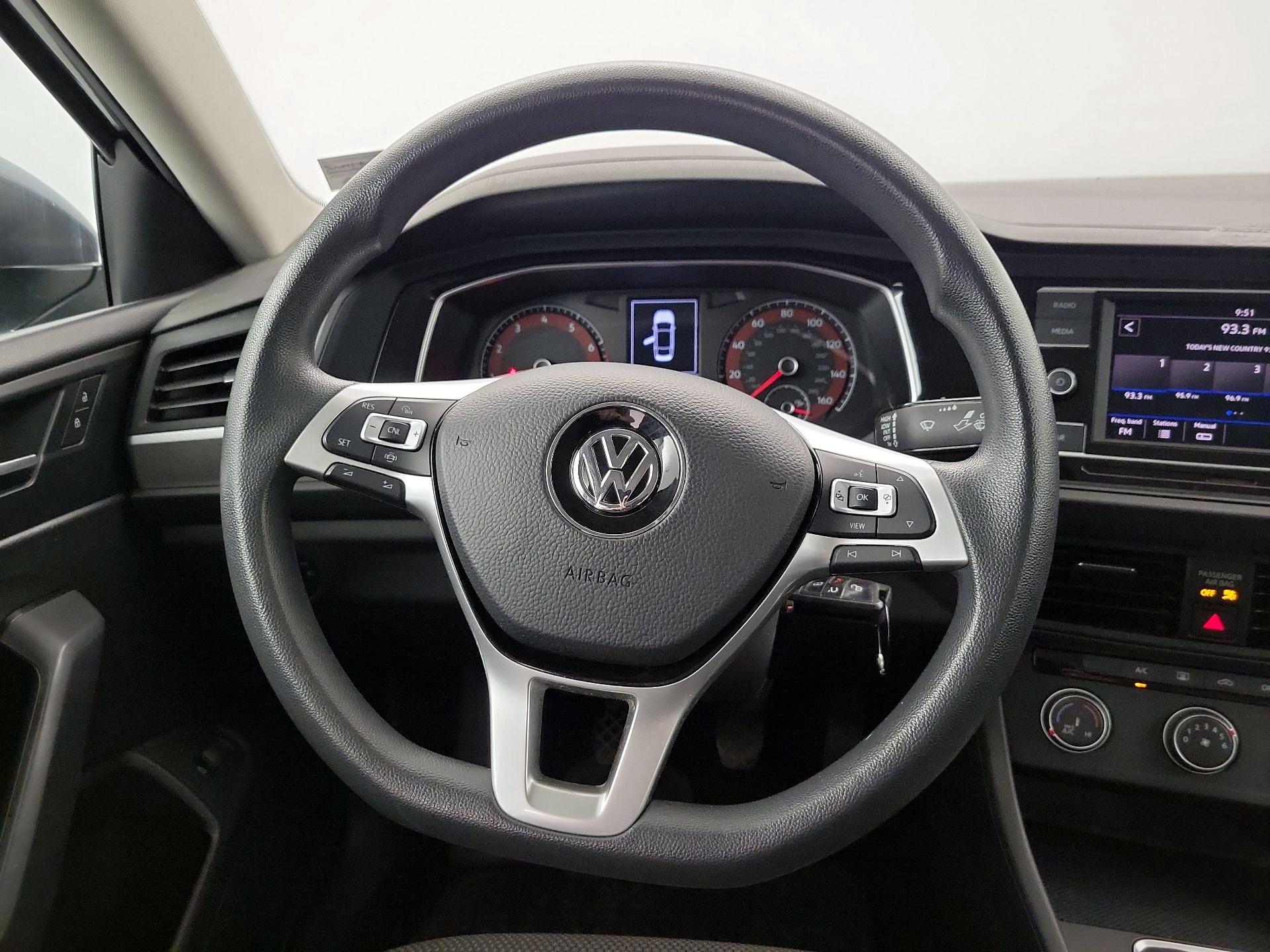 Thumbnail: 2019 Volkswagen Jetta - 10
