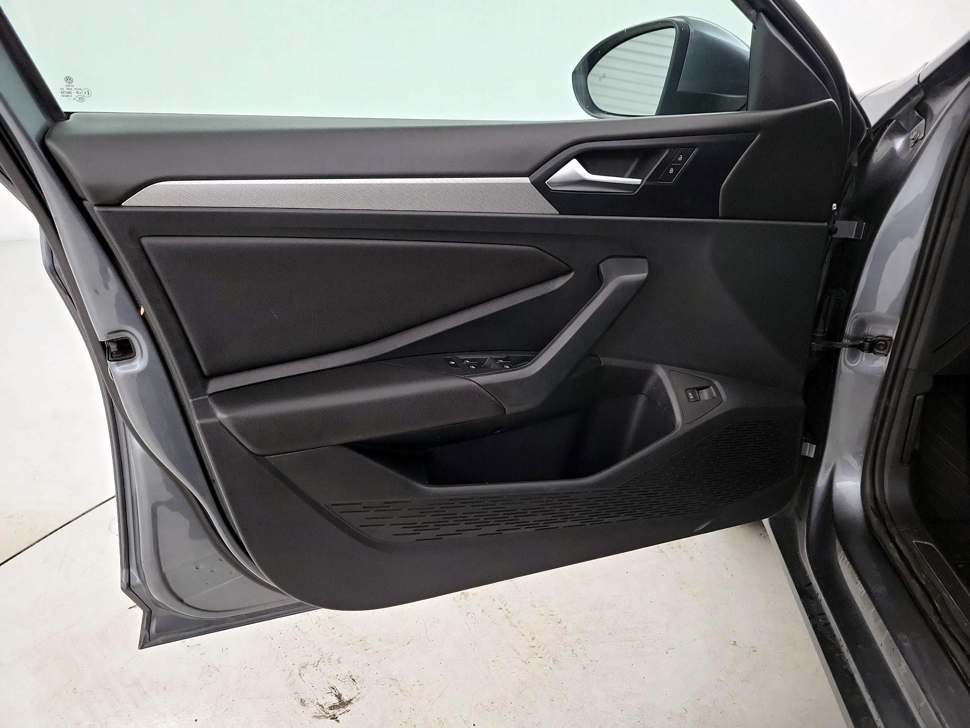 Thumbnail: 2019 Volkswagen Jetta - 12