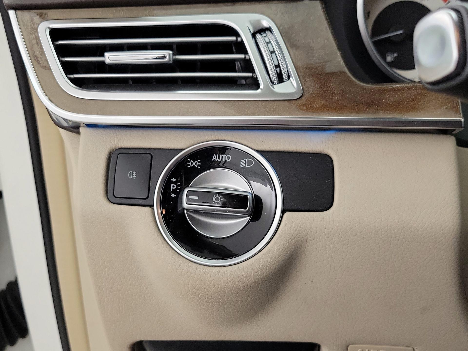 Thumbnail: 2016 Mercedes-Benz E-Class - 13