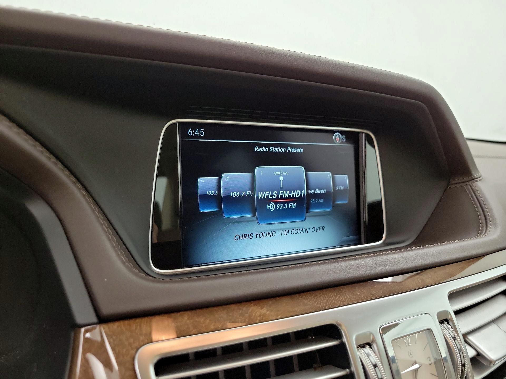 Thumbnail: 2016 Mercedes-Benz E-Class - 16