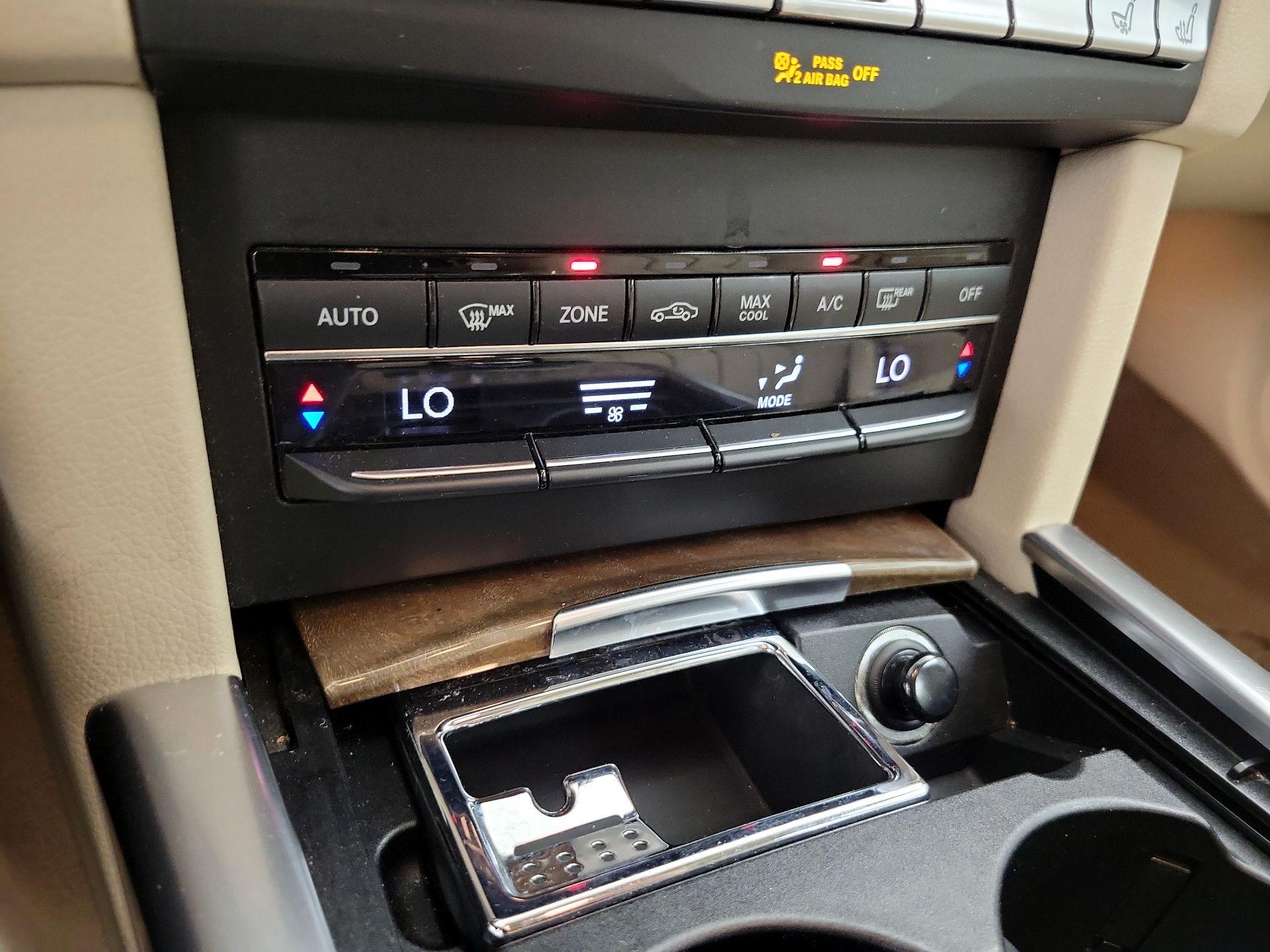 Thumbnail: 2016 Mercedes-Benz E-Class - 17