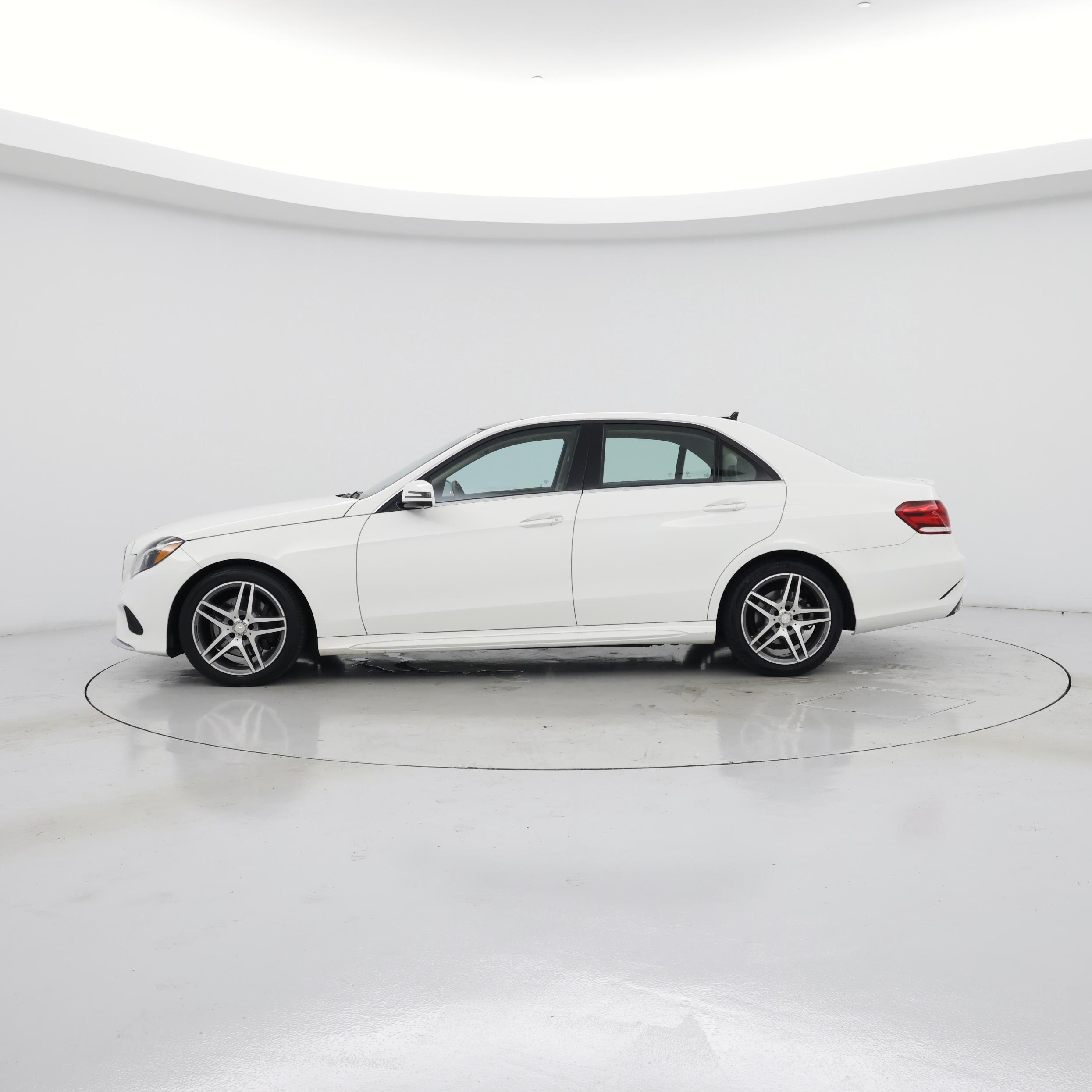 Thumbnail: 2016 Mercedes-Benz E-Class - 3