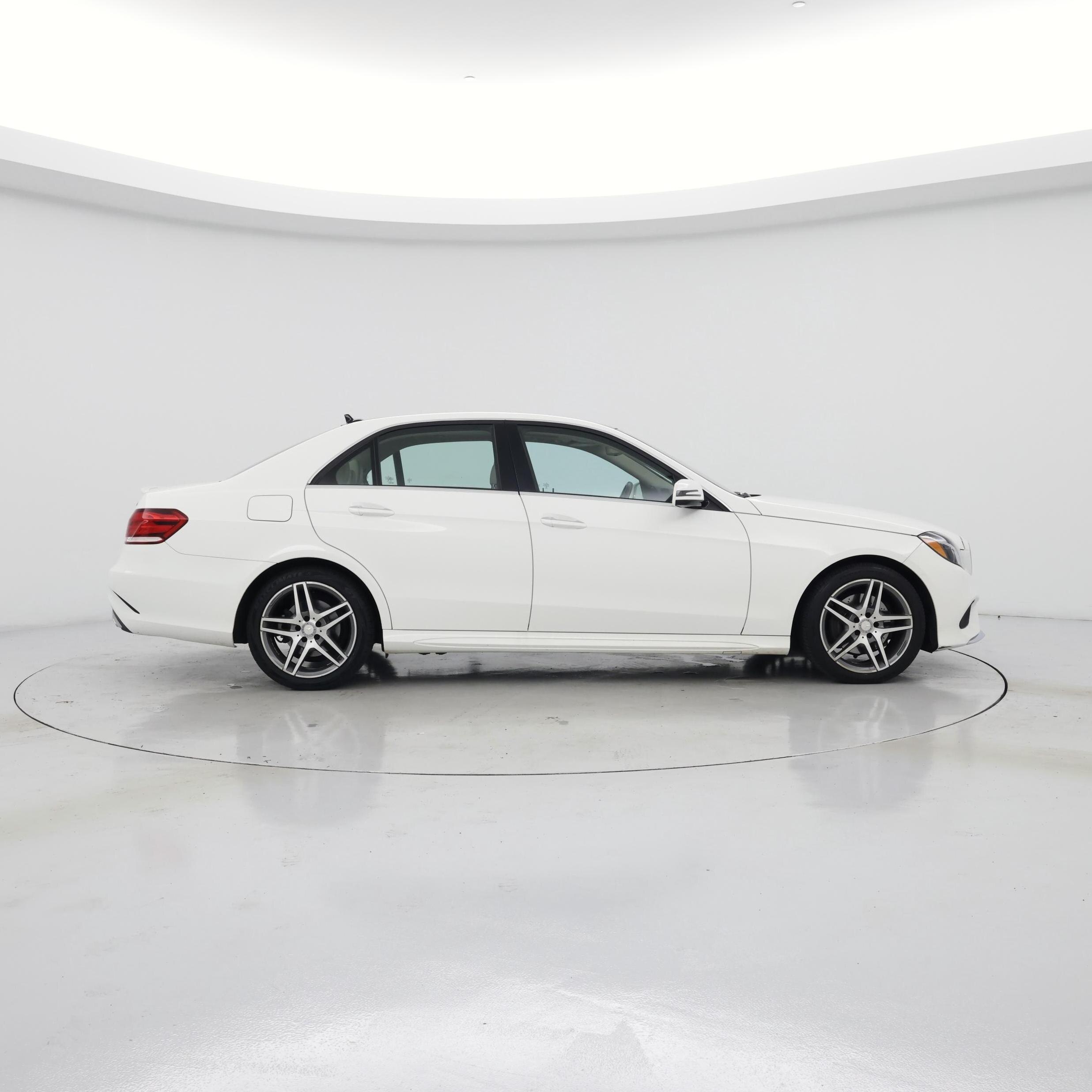 Thumbnail: 2016 Mercedes-Benz E-Class - 7