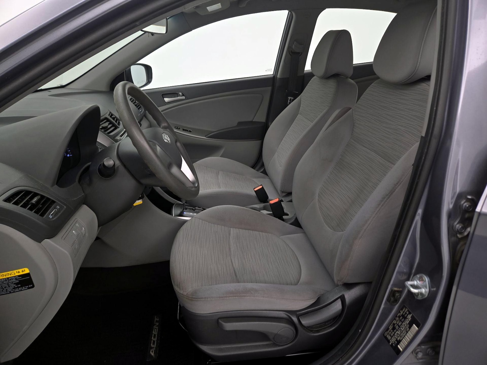 2017 Hyundai Accent SE - Photo 12