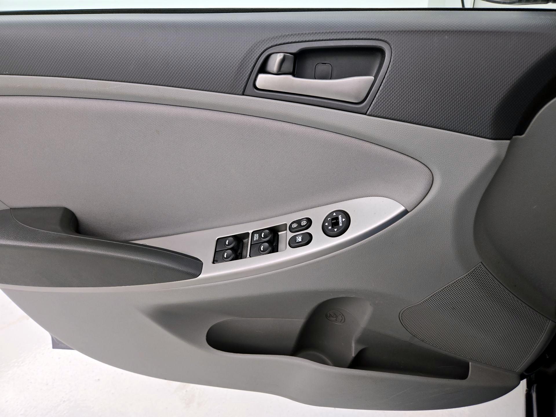 Thumbnail: 2017 Hyundai Accent - 12