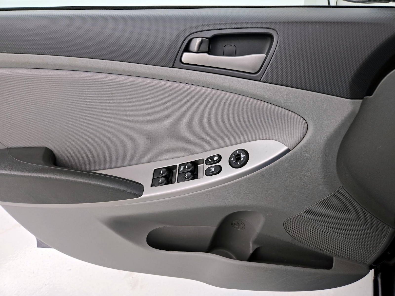2017 Hyundai Accent SE - Photo 13