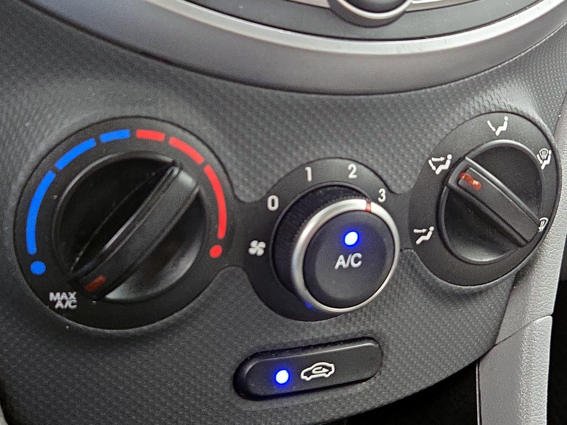 Thumbnail: 2017 Hyundai Accent - 15