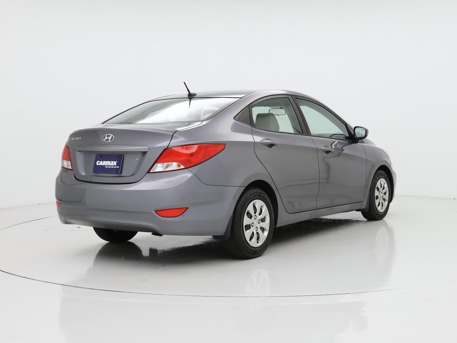 2017 Hyundai Accent SE - Photo 9