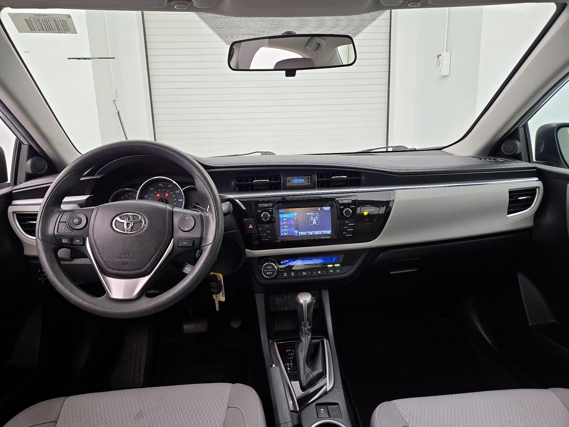 Thumbnail: 2015 Toyota Corolla - 9