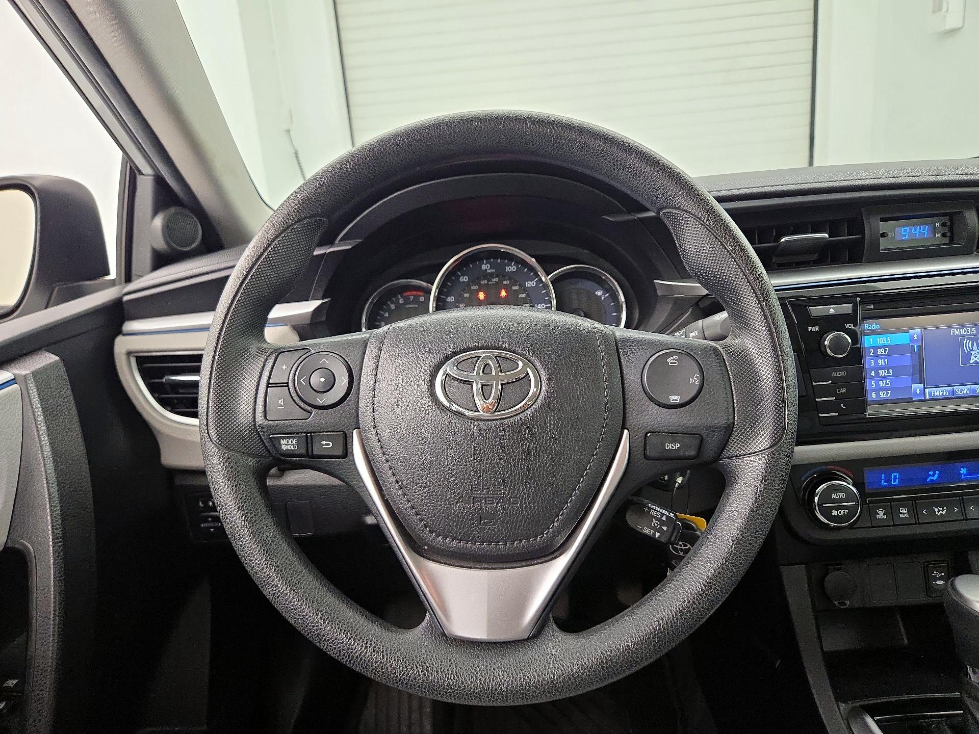 Thumbnail: 2015 Toyota Corolla - 10