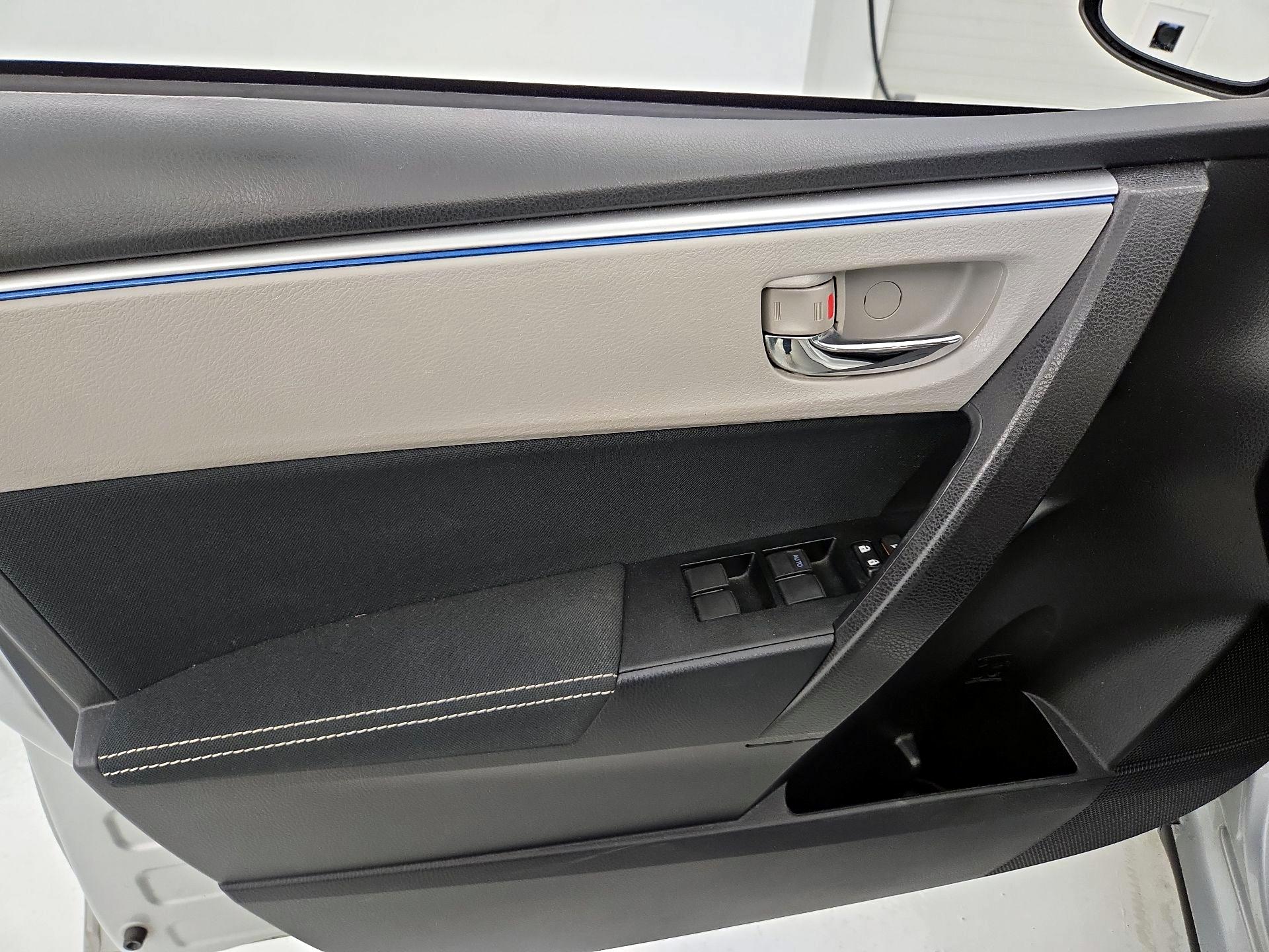 Thumbnail: 2015 Toyota Corolla - 12