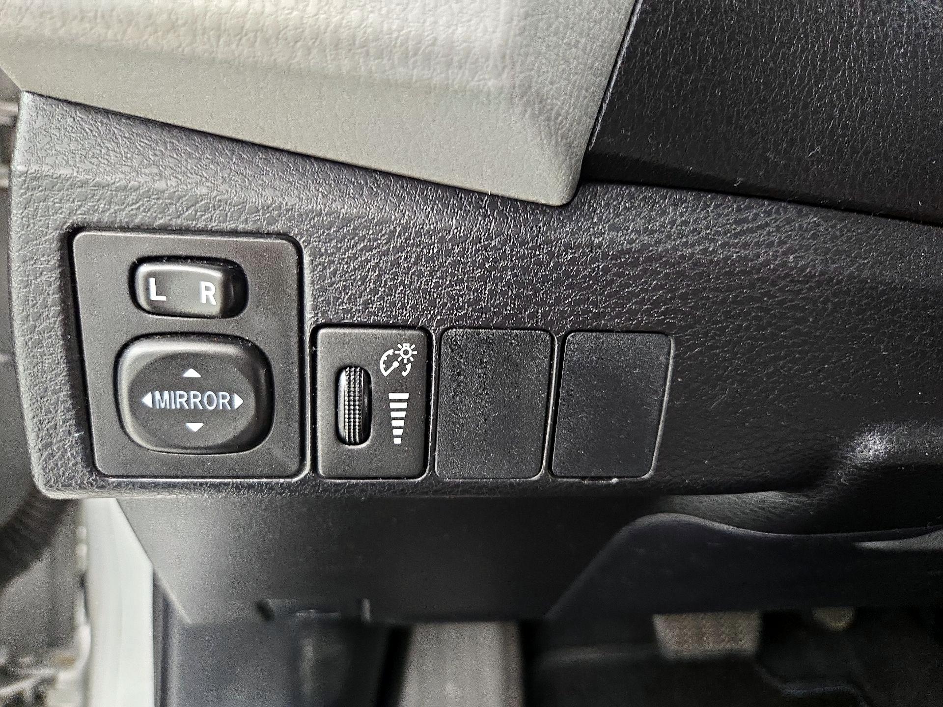 Thumbnail: 2015 Toyota Corolla - 13