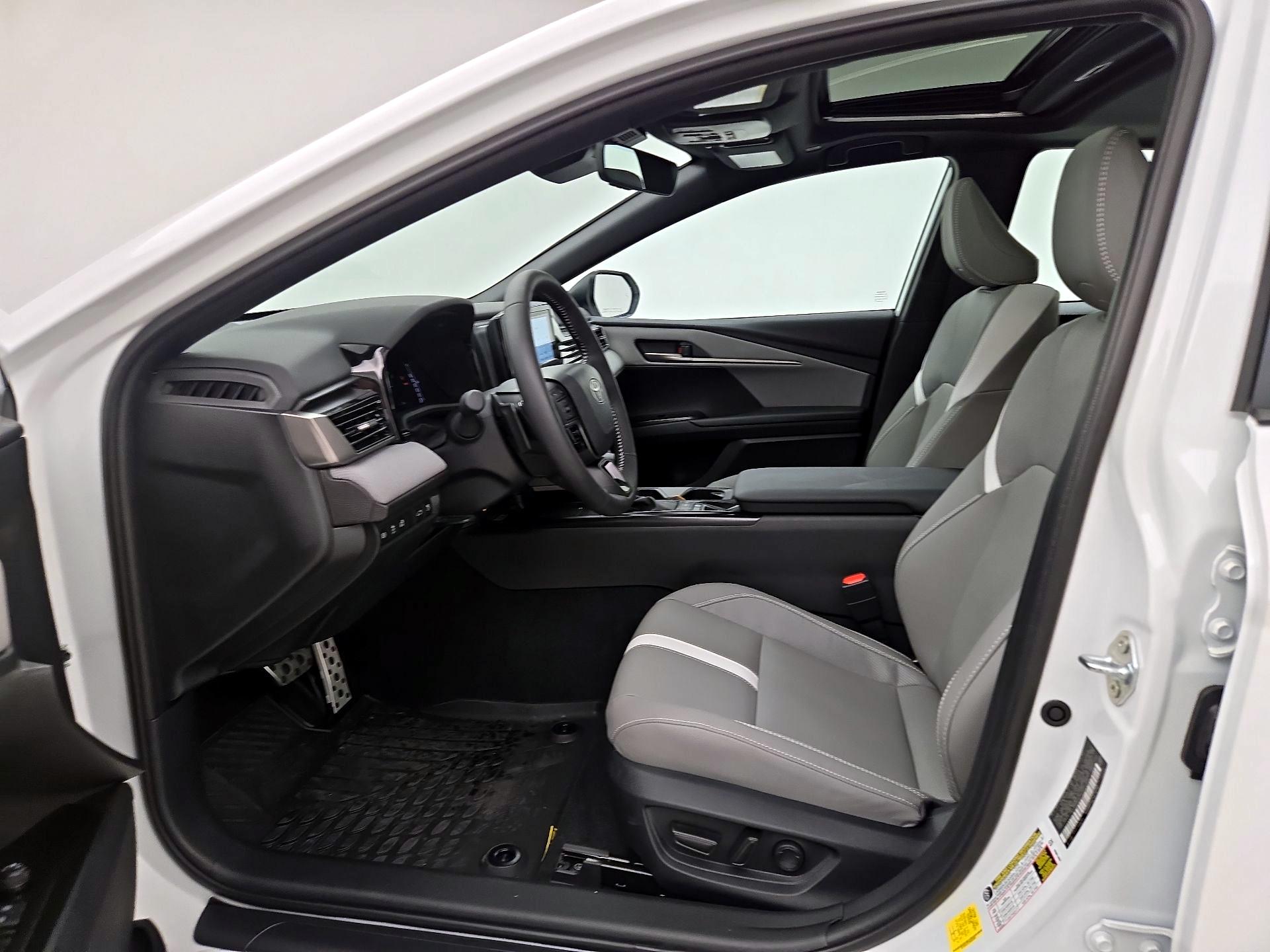 Thumbnail: 2025 Toyota Camry - 11