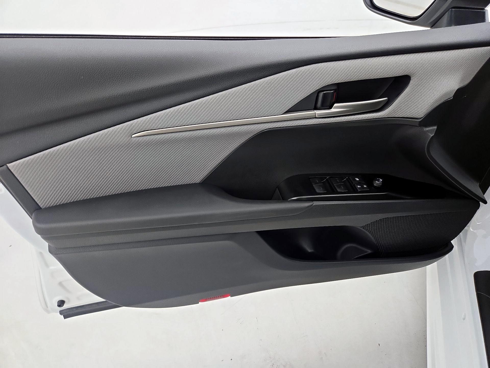 Thumbnail: 2025 Toyota Camry - 12