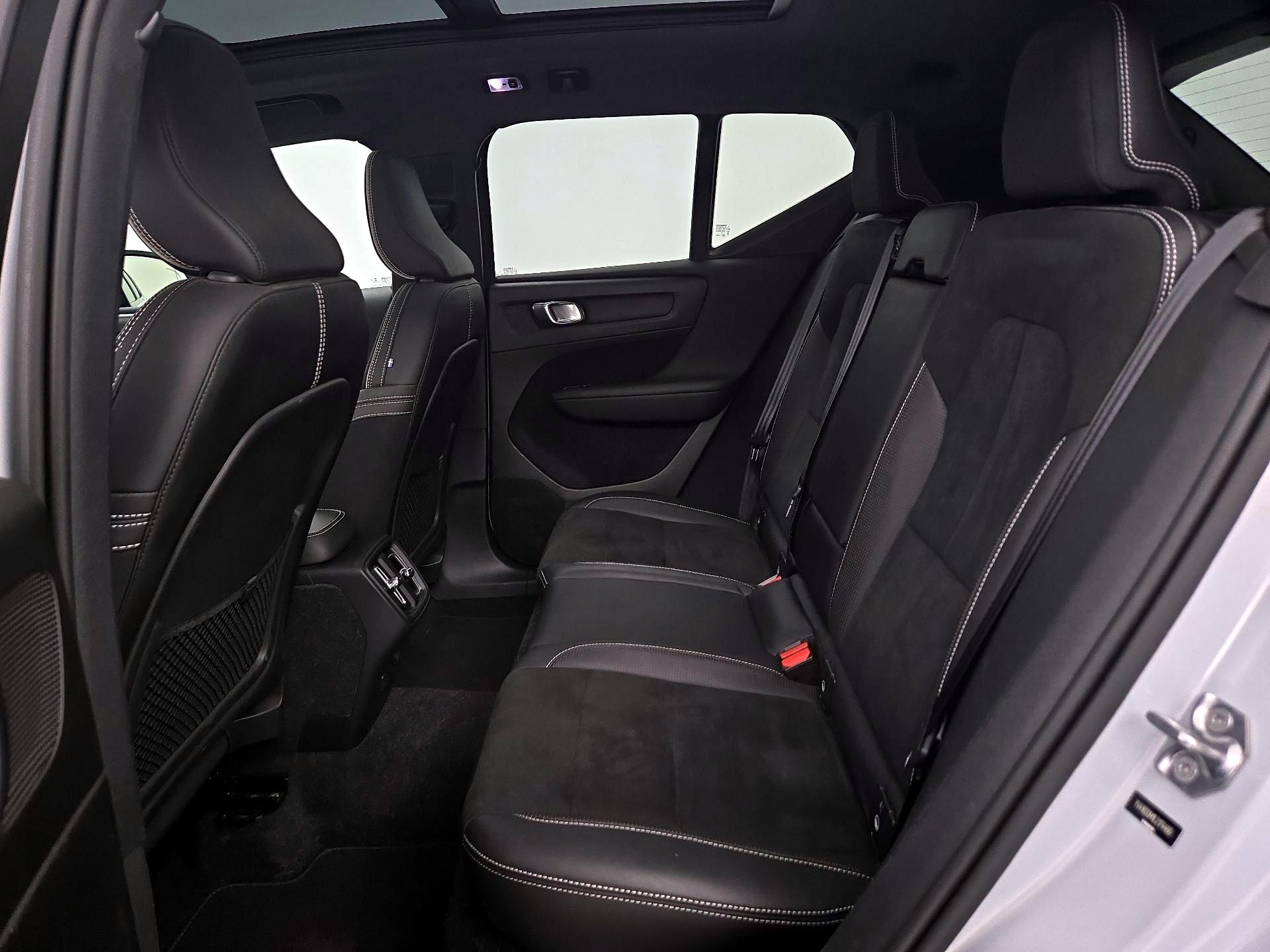 Thumbnail: 2020 Volvo XC40 - 20